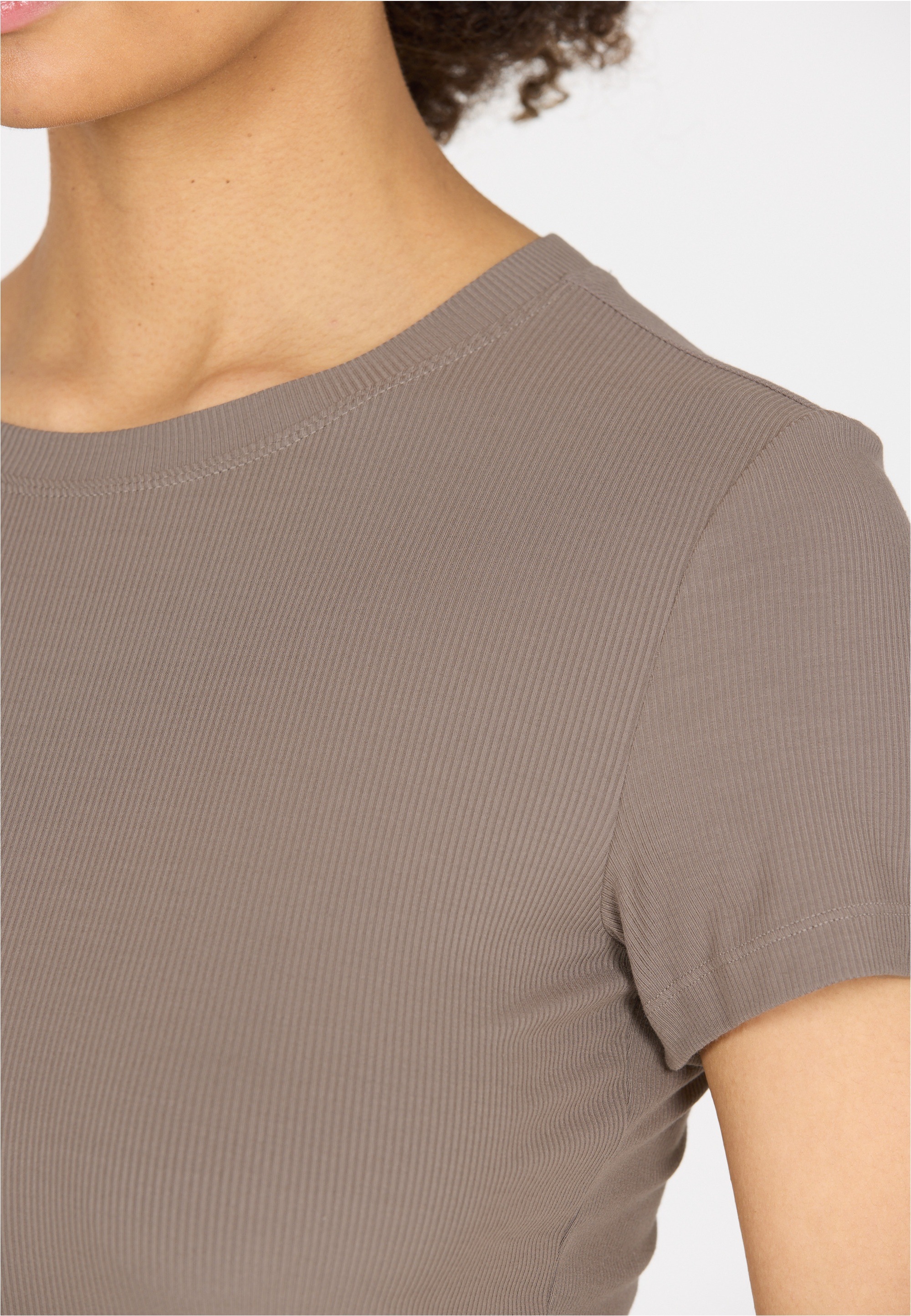 ATHLECIA Funktionsshirt »Tinashe«, im simplen und schnelltrocknenden Design