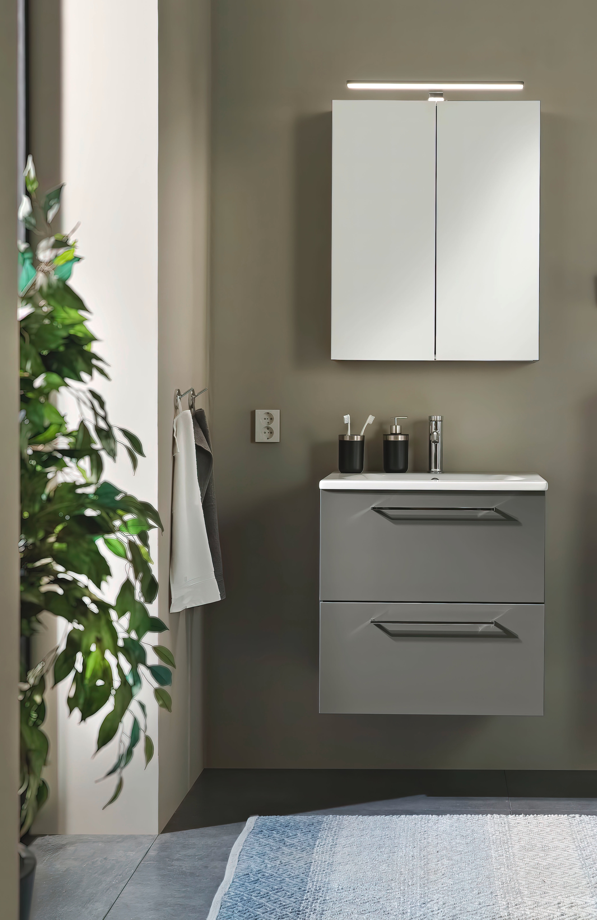 Nolte SPA Badmöbel-Set »Lux - Badmöbel-Set« Komplett-Set, Spiegelschrank, Keramikbecken, Waschtisch 2 Auszüge, LED, erw., li/re, 3 Stk. tlg.