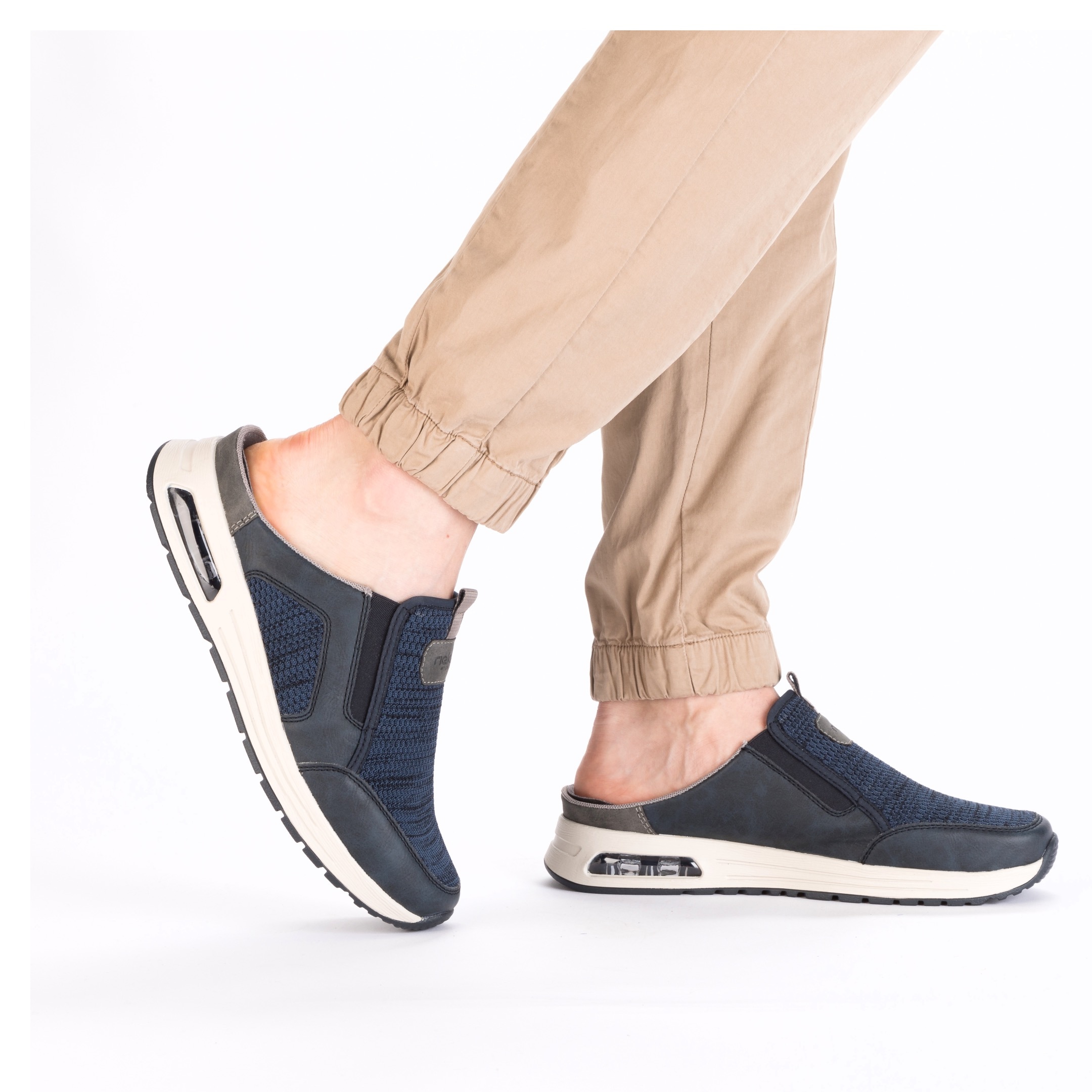 Rieker Clog, Sommerschuh, Strandschuh, Hausschuh mit seitlichen Stretcheinsätzen