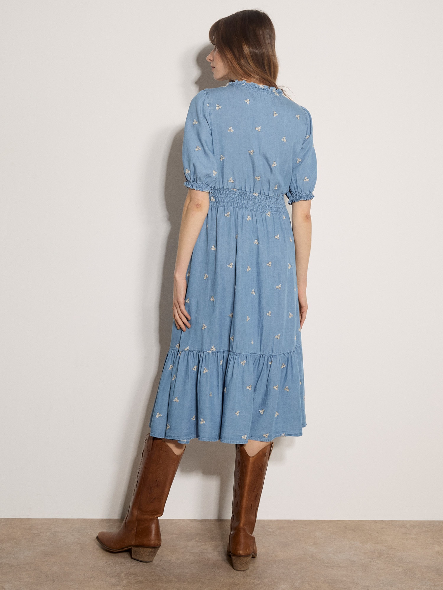 Apricot Midikleid »Denim Blumen-Stickerei Kleid« mit Puffärmeln
