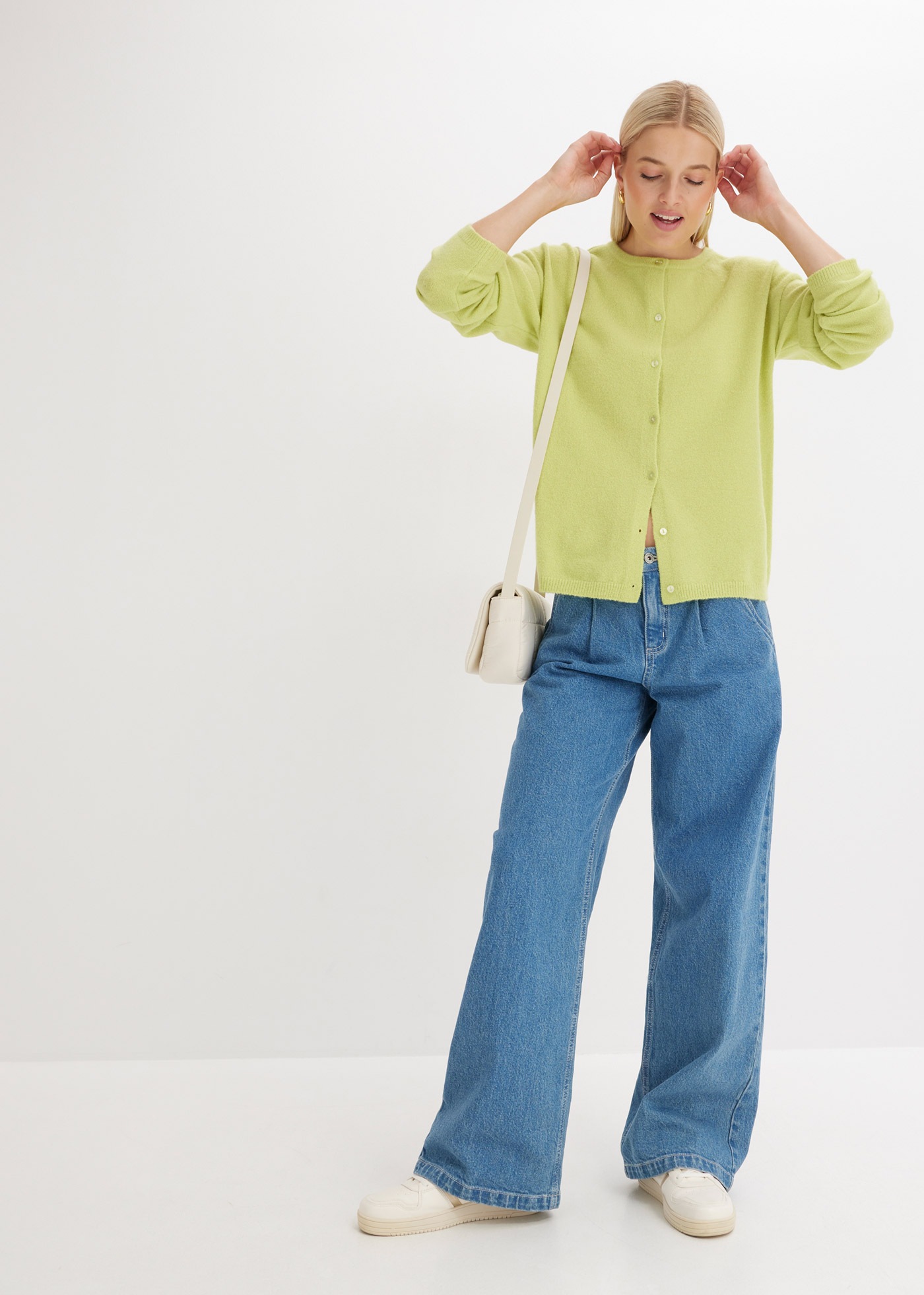 bonprix Strickjacke »Feinstrickjacke« lässig geschnittene Passform, Feinstrick, eleganter Stil