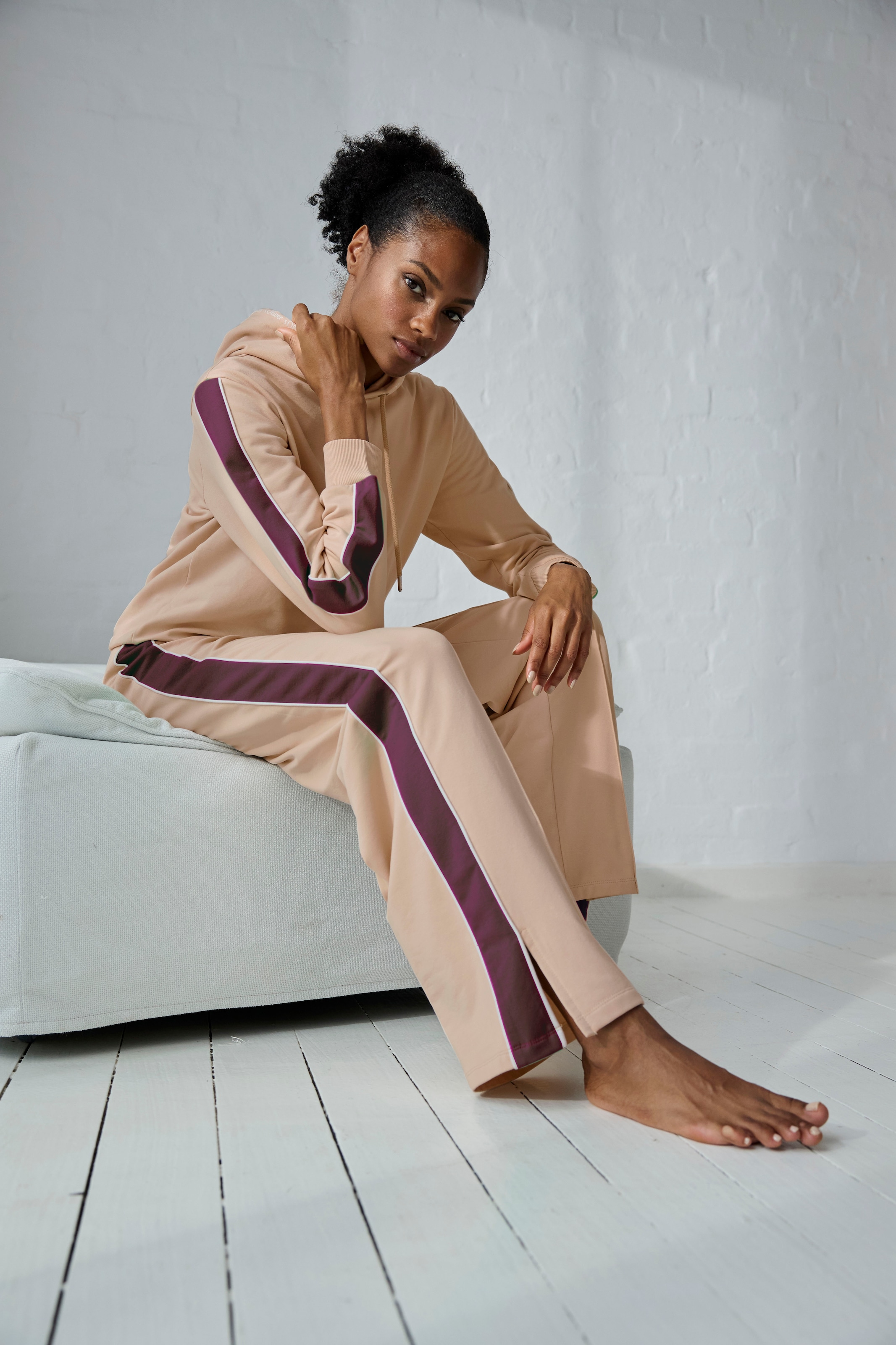 s.Oliver Sweathose, Loumngehose mit Kontraststreifen und Pipings, Loungewear