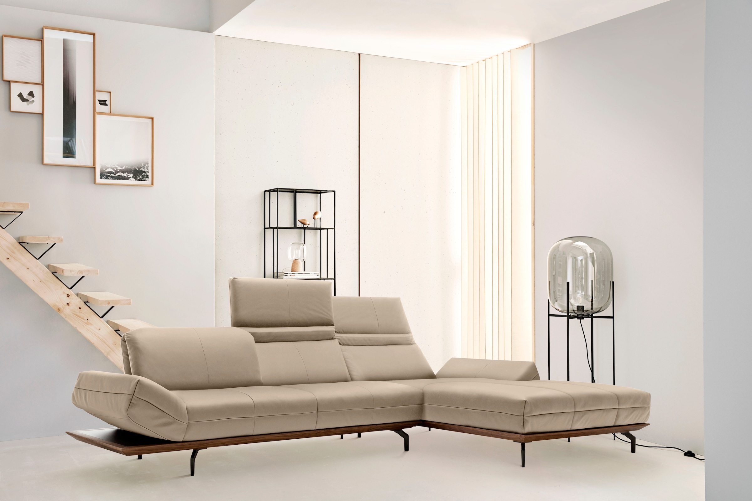 Creation BY ROLF BENZ Ecksofa "CR.420, Designecksofa, L-Form" in 2 Qualitäten, Holzrahmen in Eiche Natur oder Nußbaum, Breite 293 cm