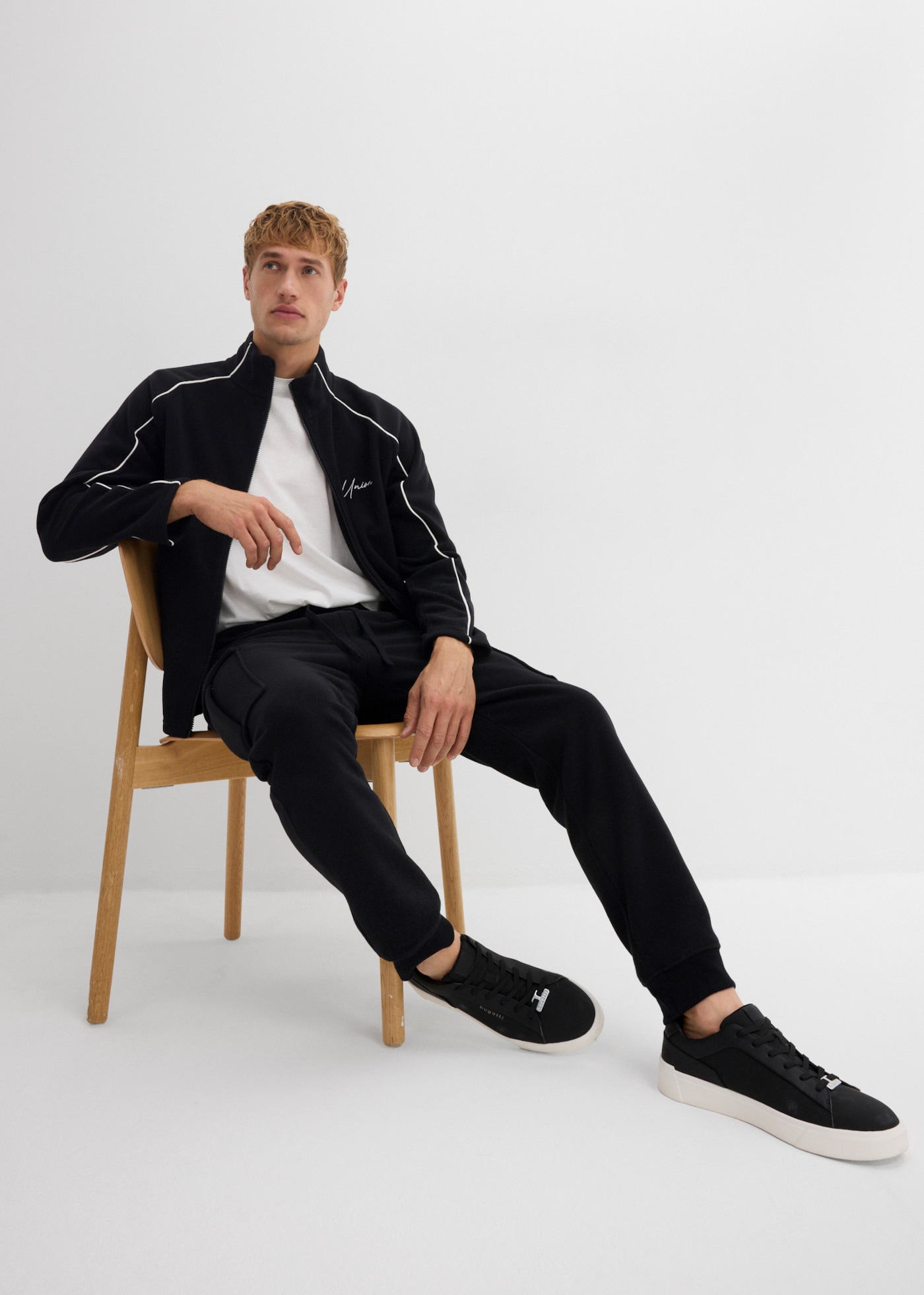 bonprix Jogginghose  angenehme, weiche Qualität, Regular Fit, im Casual-Stil, aus Polyester