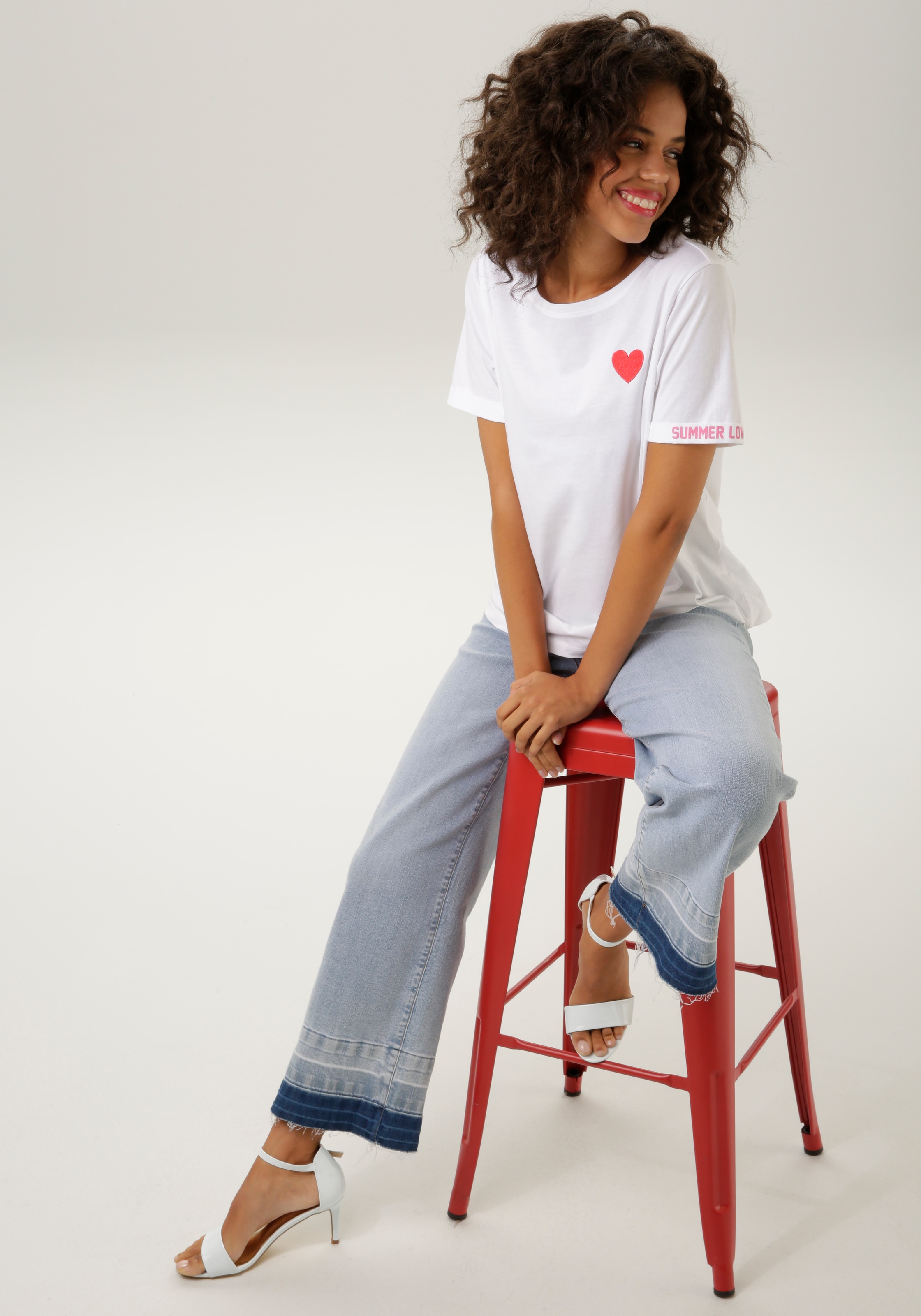 Aniston CASUAL Straight-Jeans, für Saum | Waschung ausgefranstem trendiger mit am leicht BAUR bestellen