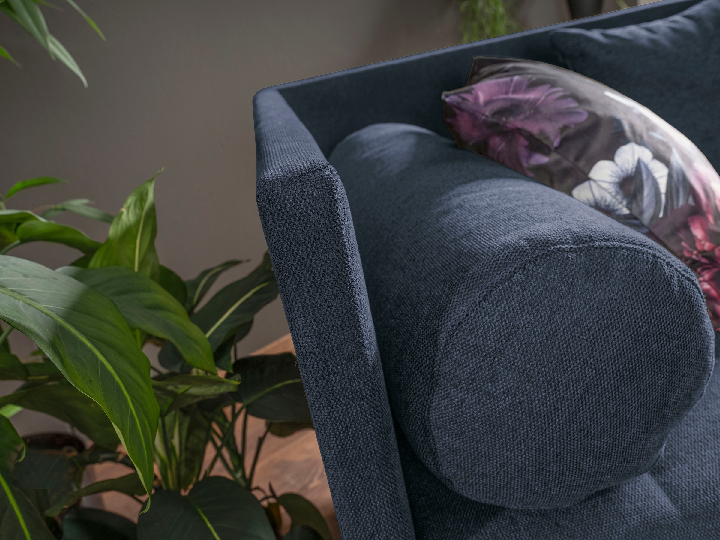 Schlafsofa ALINA "Kona", blau (blau gcp 106), B:201cm H:90,5cm T:101cm, Chenille GCP (100% Polyester), Sofas, Schlafsofa, 7-Zonen Taschenfederkernmatratze, Zierkissen-Set und Schlummerrollen 6