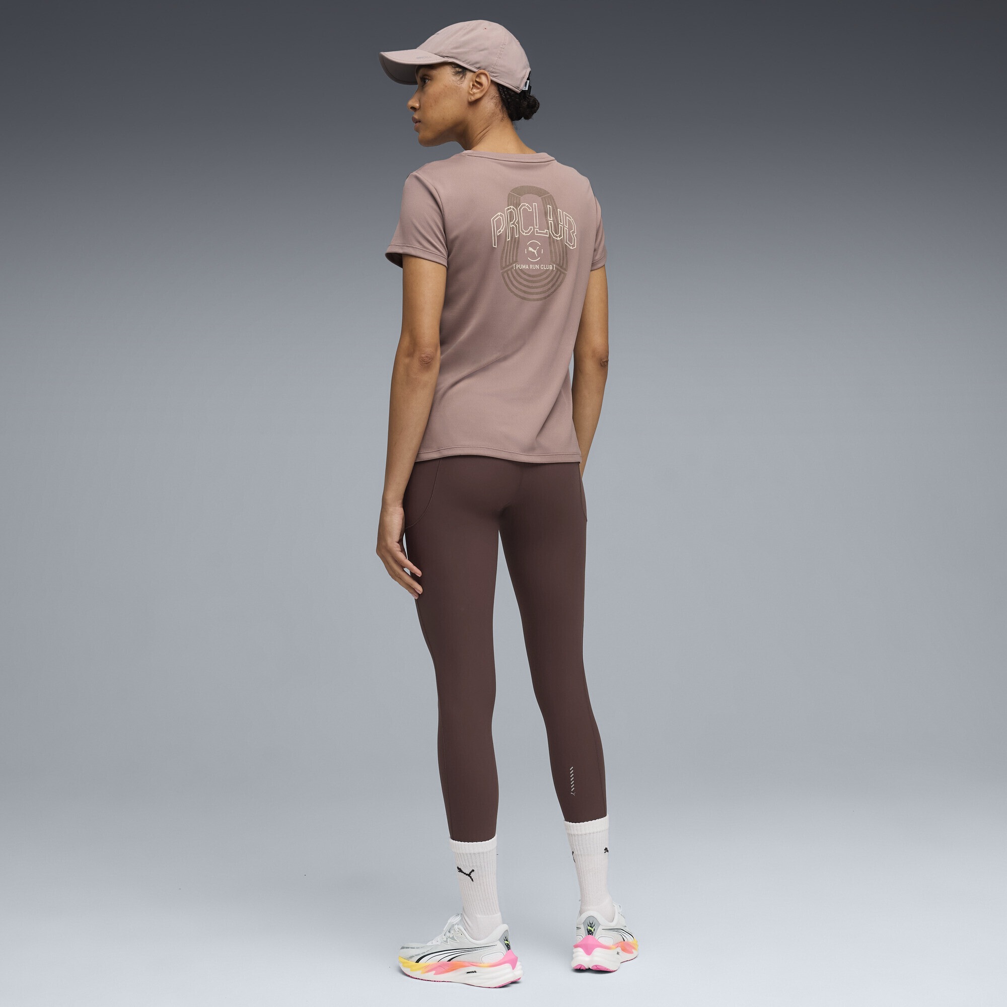 PUMA Trainingsshirt »Run Club Graphic T-Shirt Damen«