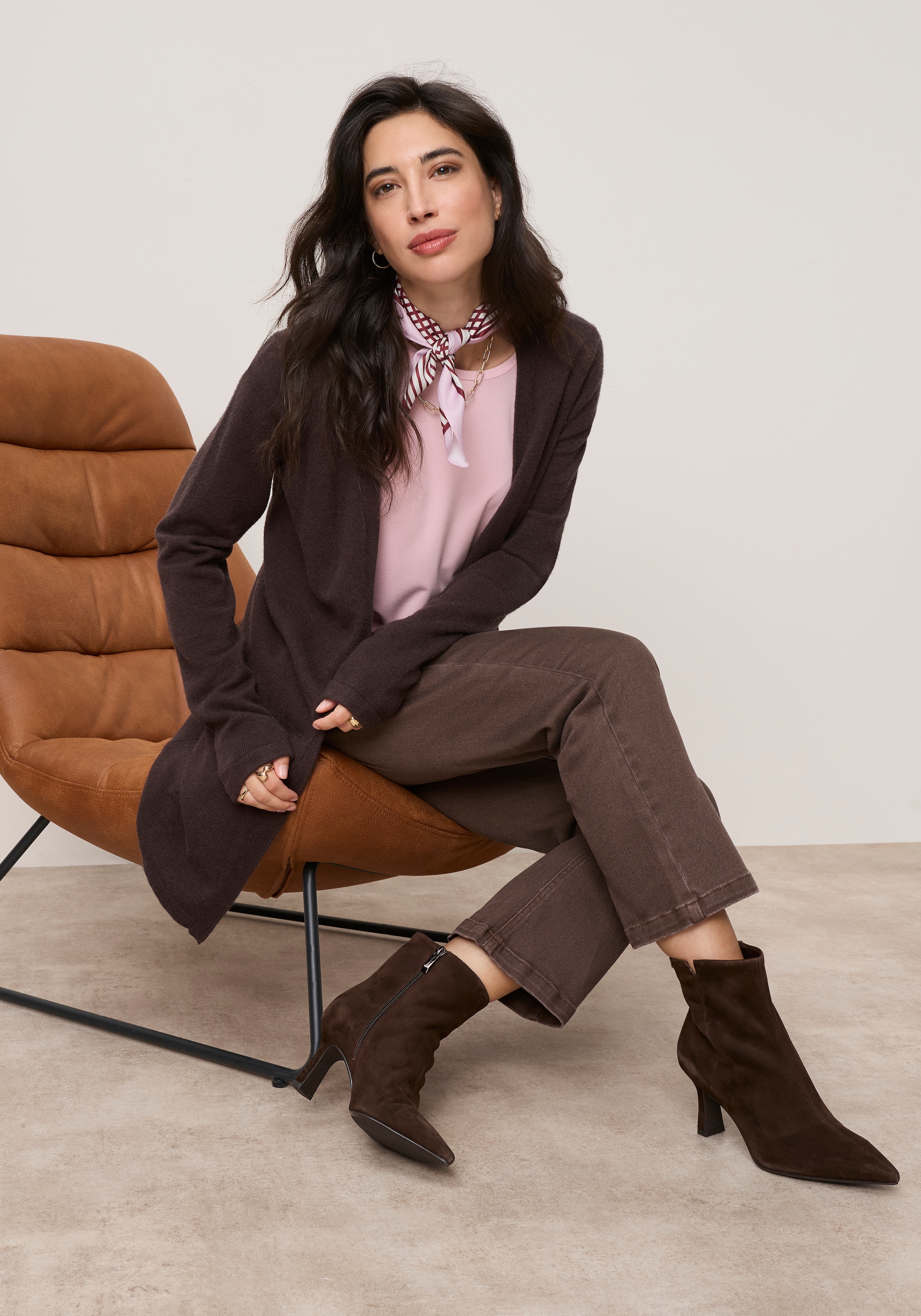 Tamaris Strickjacke »mit Taschen, aus weicher Viskosemischung« perfekt für laue Sommerabende
