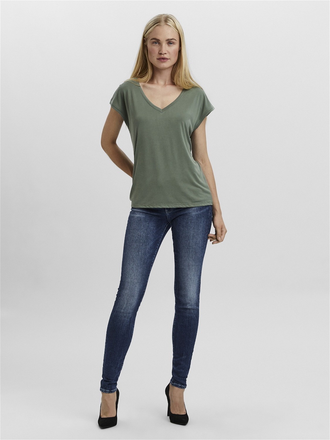 Thumbnail - Vero Moda V-Shirt "VMFILLI SS V-NECK TEE GA NOOS" Materialmix, relaxed fit
