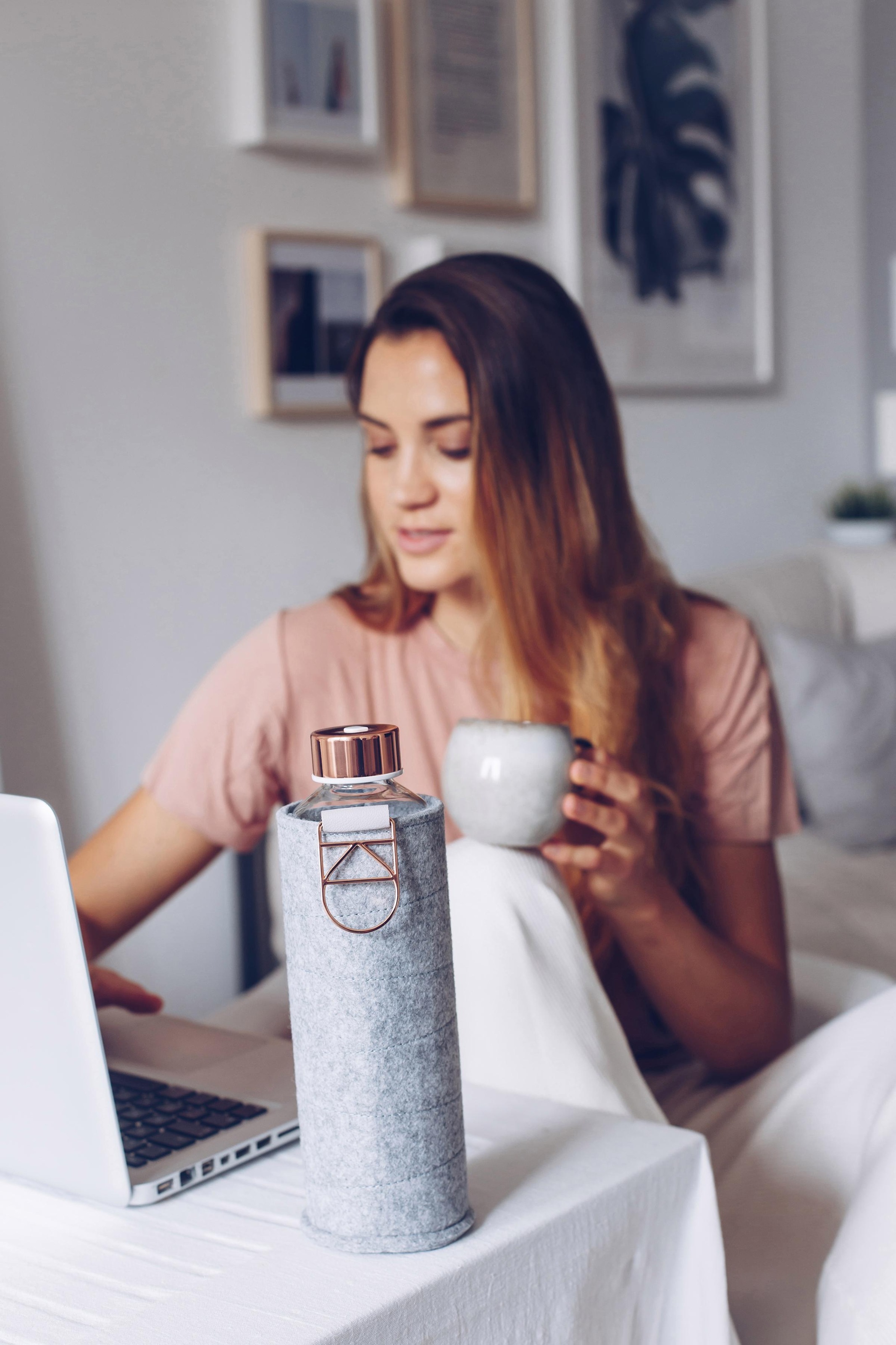 equa Trinkflasche "Mismatch" Borosilikatglas, mit Filzcover und Metallgriff günstig online kaufen