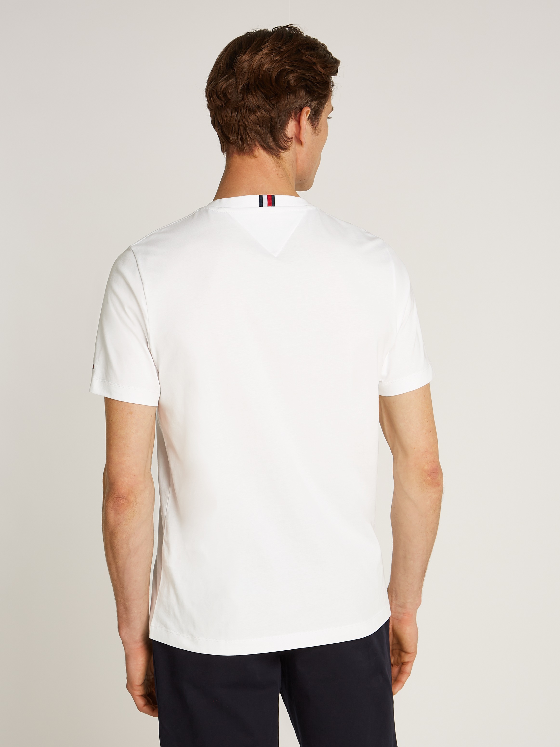 Tommy Hilfiger T-Shirt »SCRIPT LOGO TEE« mit aufgesticktem Logo