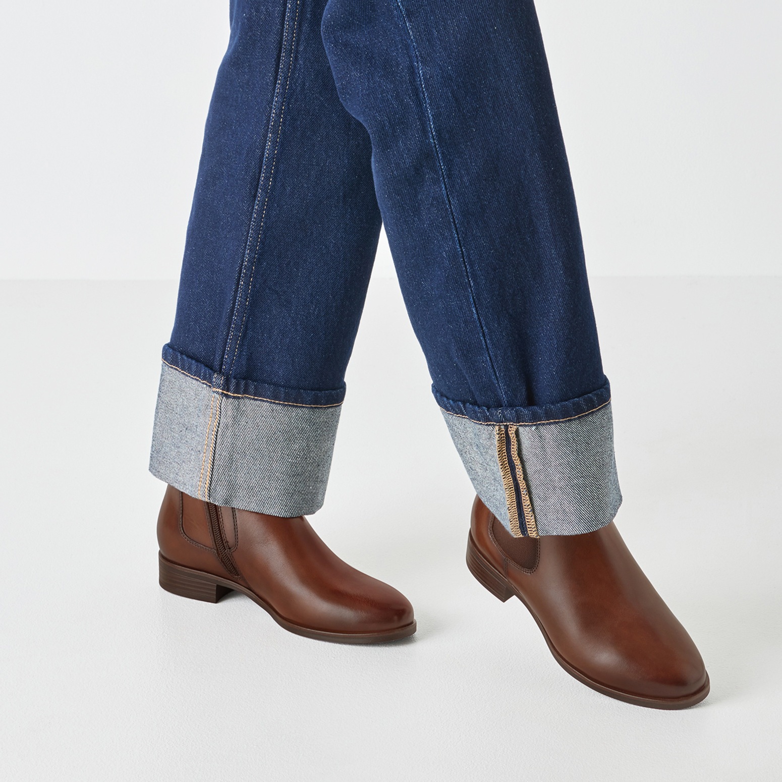 Tamaris Chelseaboots, Blockabsatz, Basic, Stiefelette mit Antik Finish günstig online kaufen