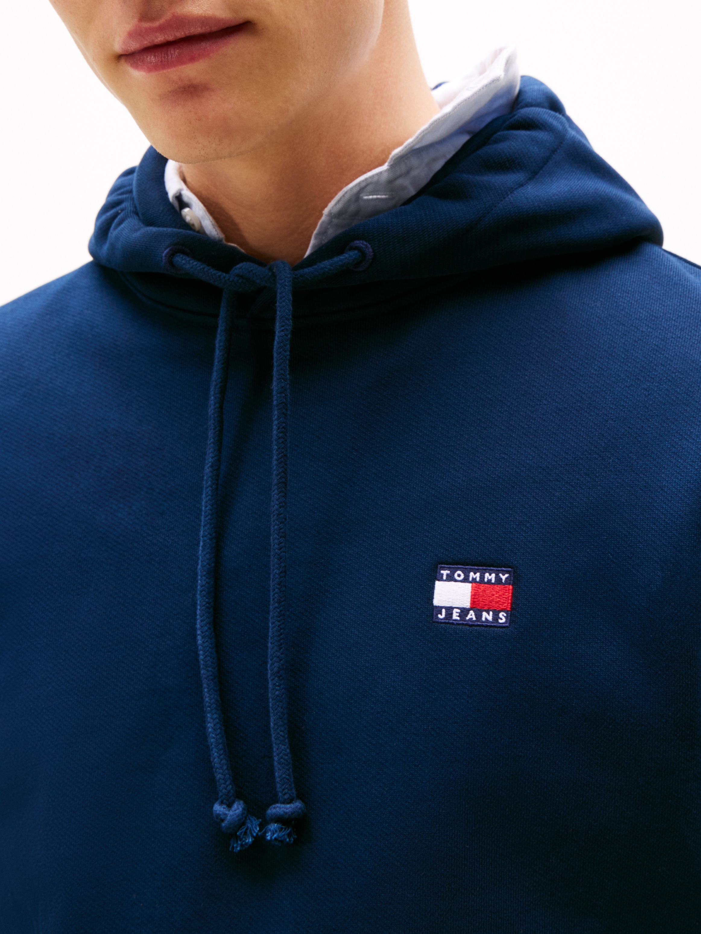 Thumbnail - Tommy Jeans "TJM REG BADGE HOODIE EXT", Mit Rundhalsausschnitt