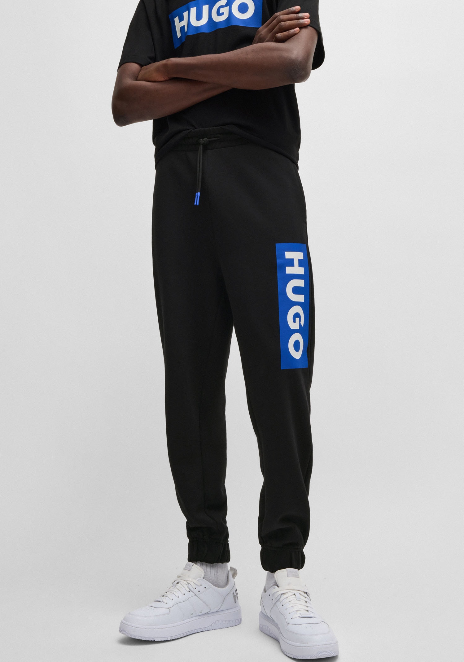 HUGO Blue Jogginghose "Nuram", mit großem Logo-Print günstig online kaufen