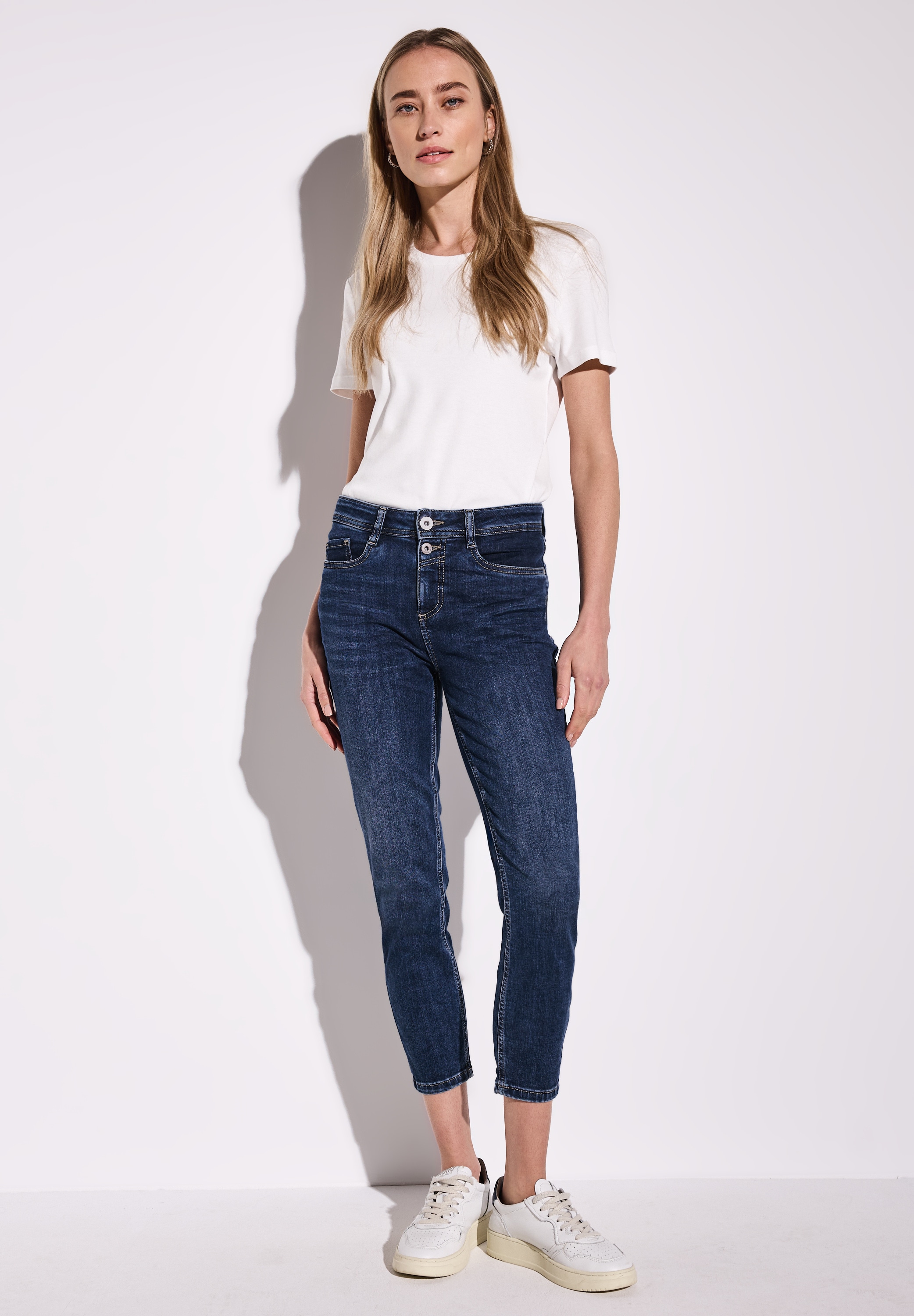 STREET ONE Slim-fit-Jeans, in dunkelblauer Waschung