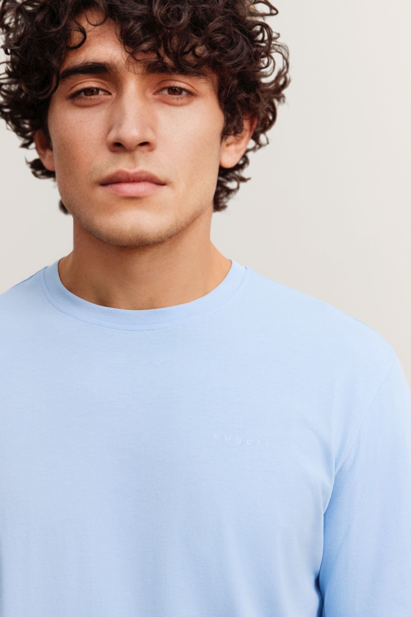 bugatti T-Shirt »Basic« aus Baumwolle Modern Fit Rundhals