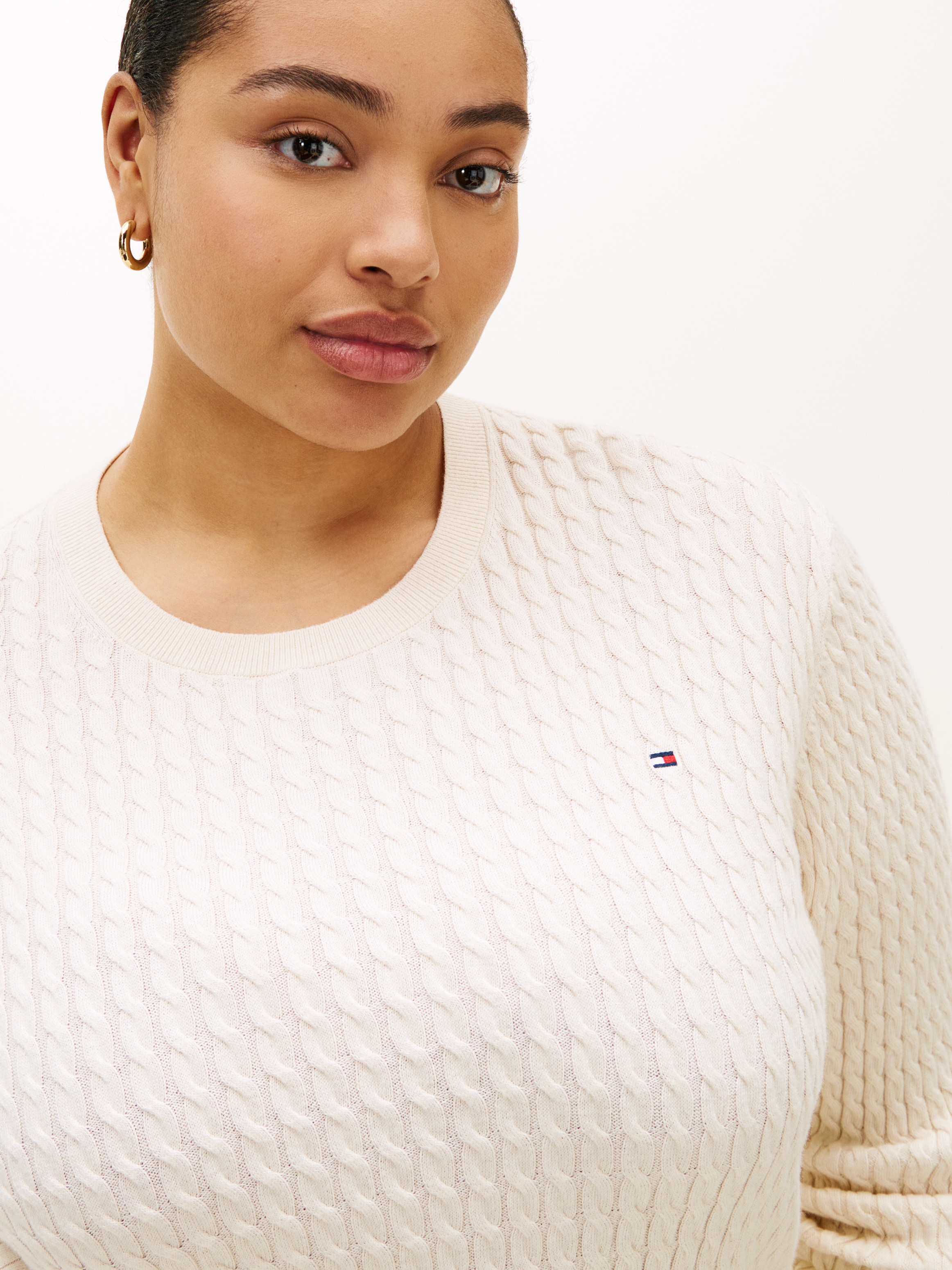 Tommy Hilfiger Curve Rundhalspullover »CRV CO CABLE FINE GG CNK SWEATER« in großen Größen, mit Zopfmuster