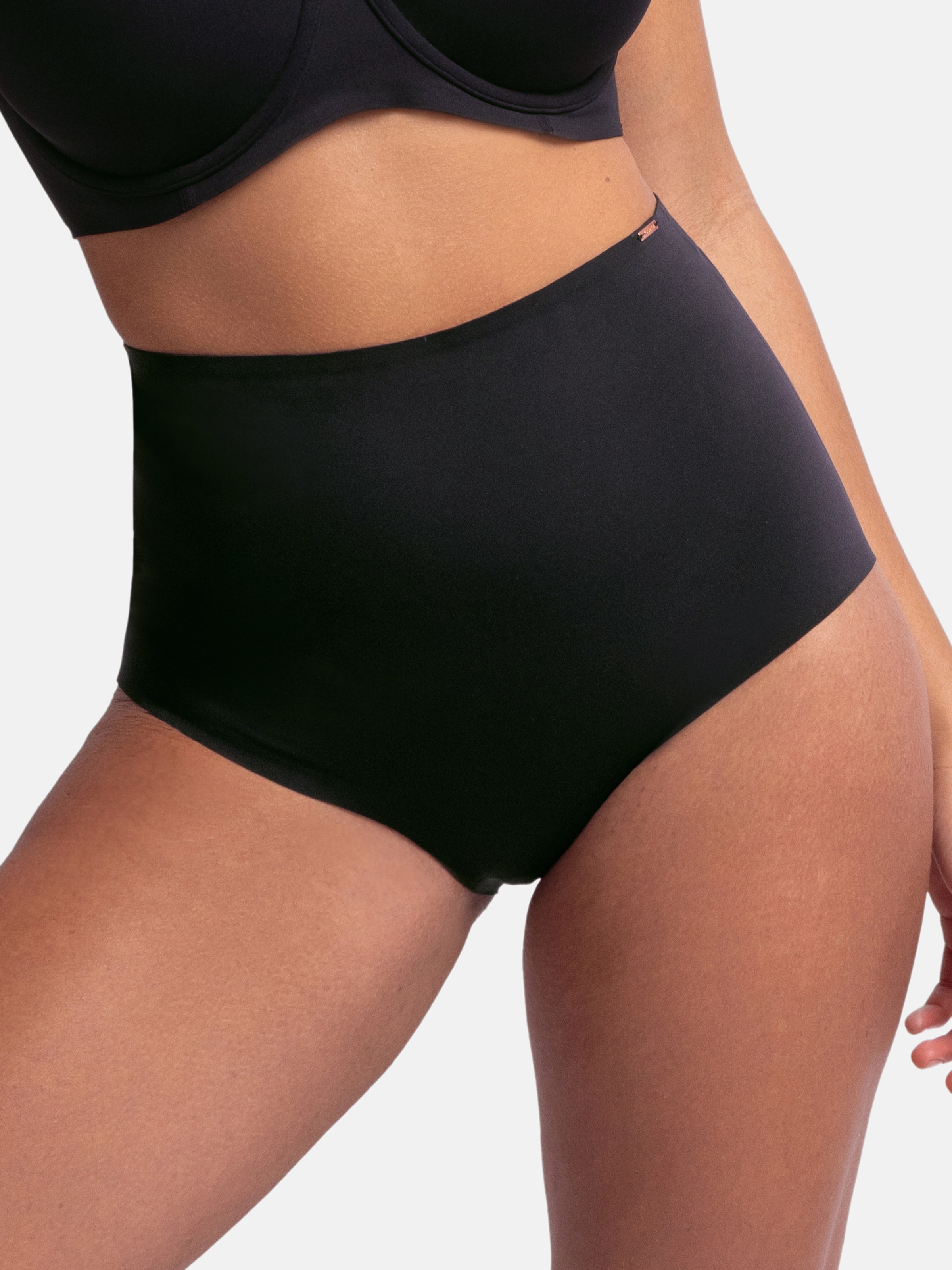 Dorina Slip "High Waisted Midi" kaum sichtbar unter enger Kleidung