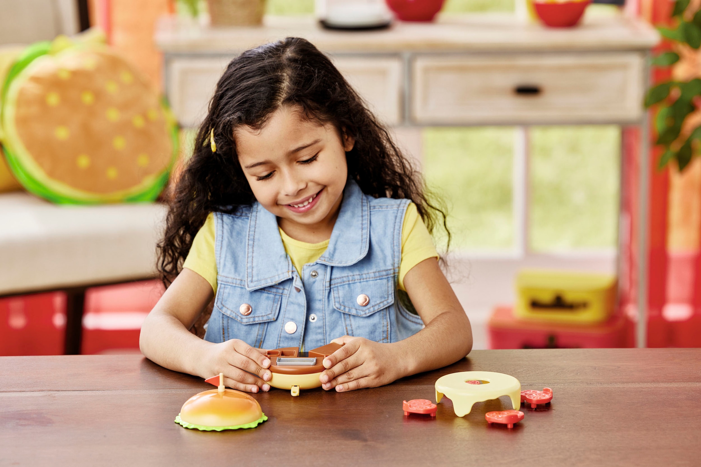 Sylvanian Families Spielwelt »Mobiler Hamburger Imbiss mit Figur«