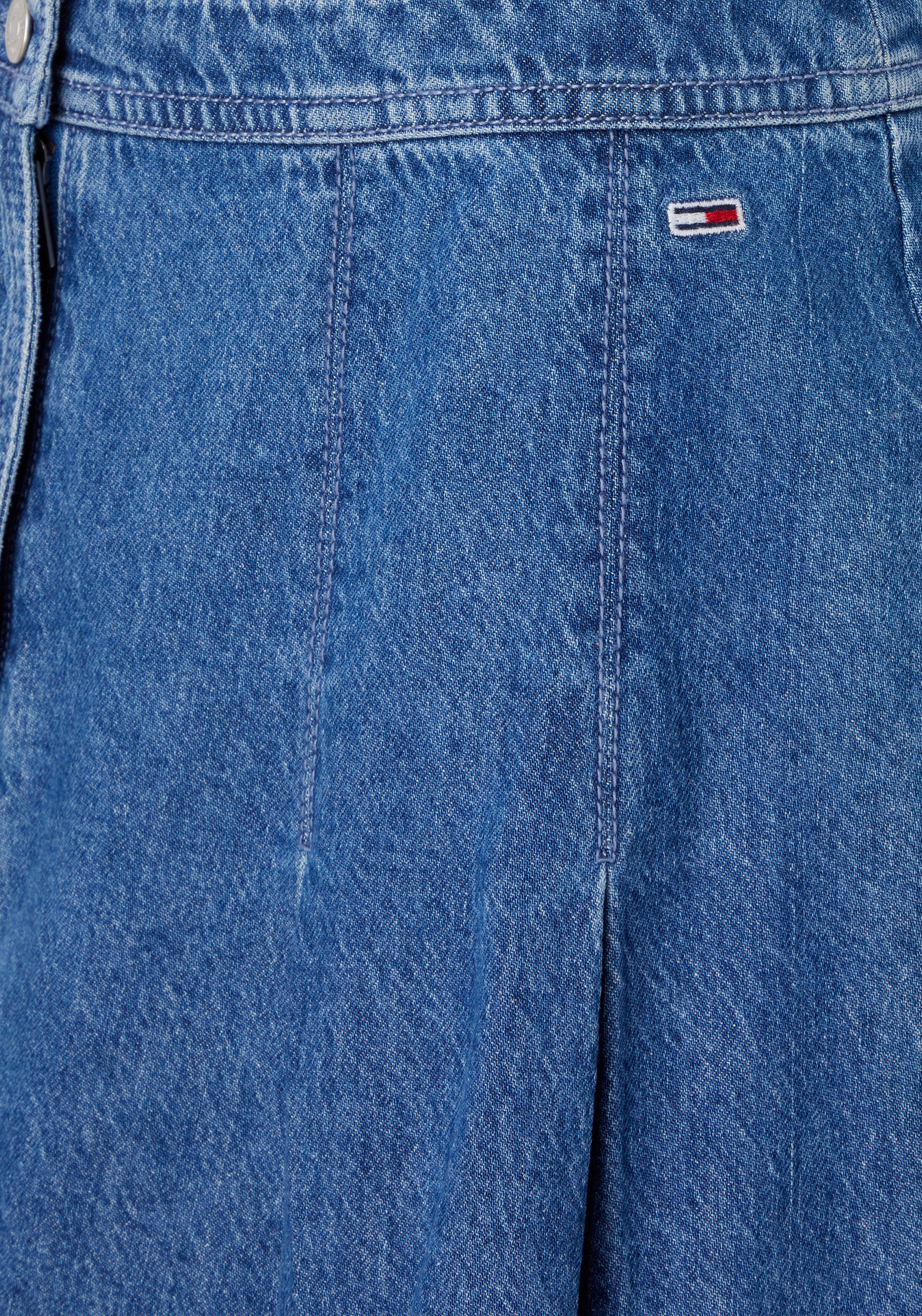 Tommy Jeans Jeansrock »TJW Jeans PLEAT mit Logo-Flag Stickerei BAUR | LW SKIRT«, bestellen MINI DENIM Tommy