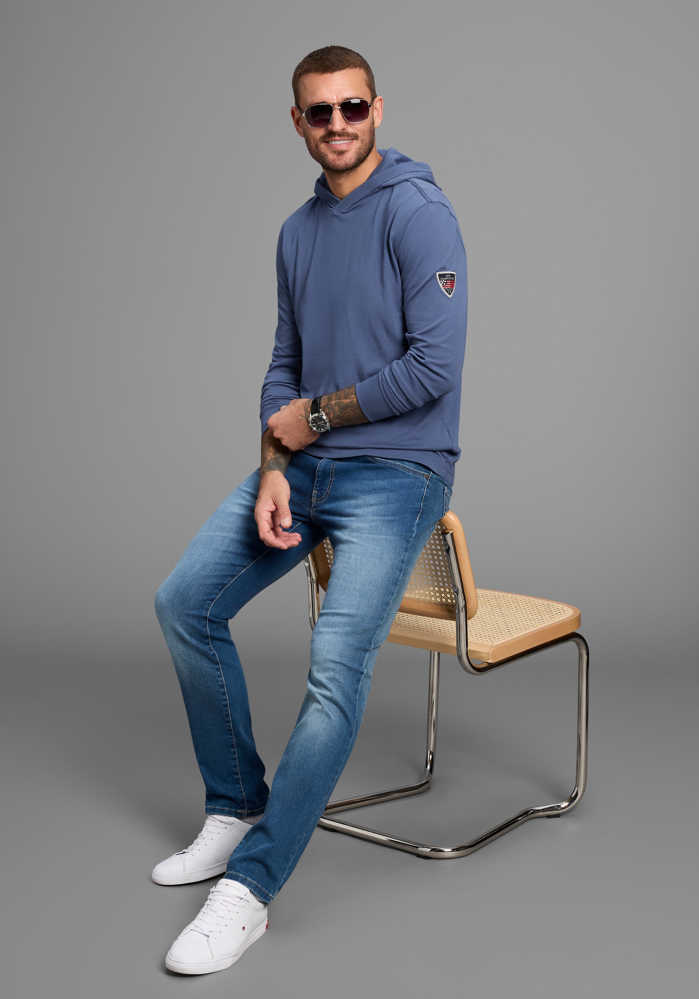 DELMAO Kapuzenshirt Neue Kollektion! mit Badge günstig online kaufen
