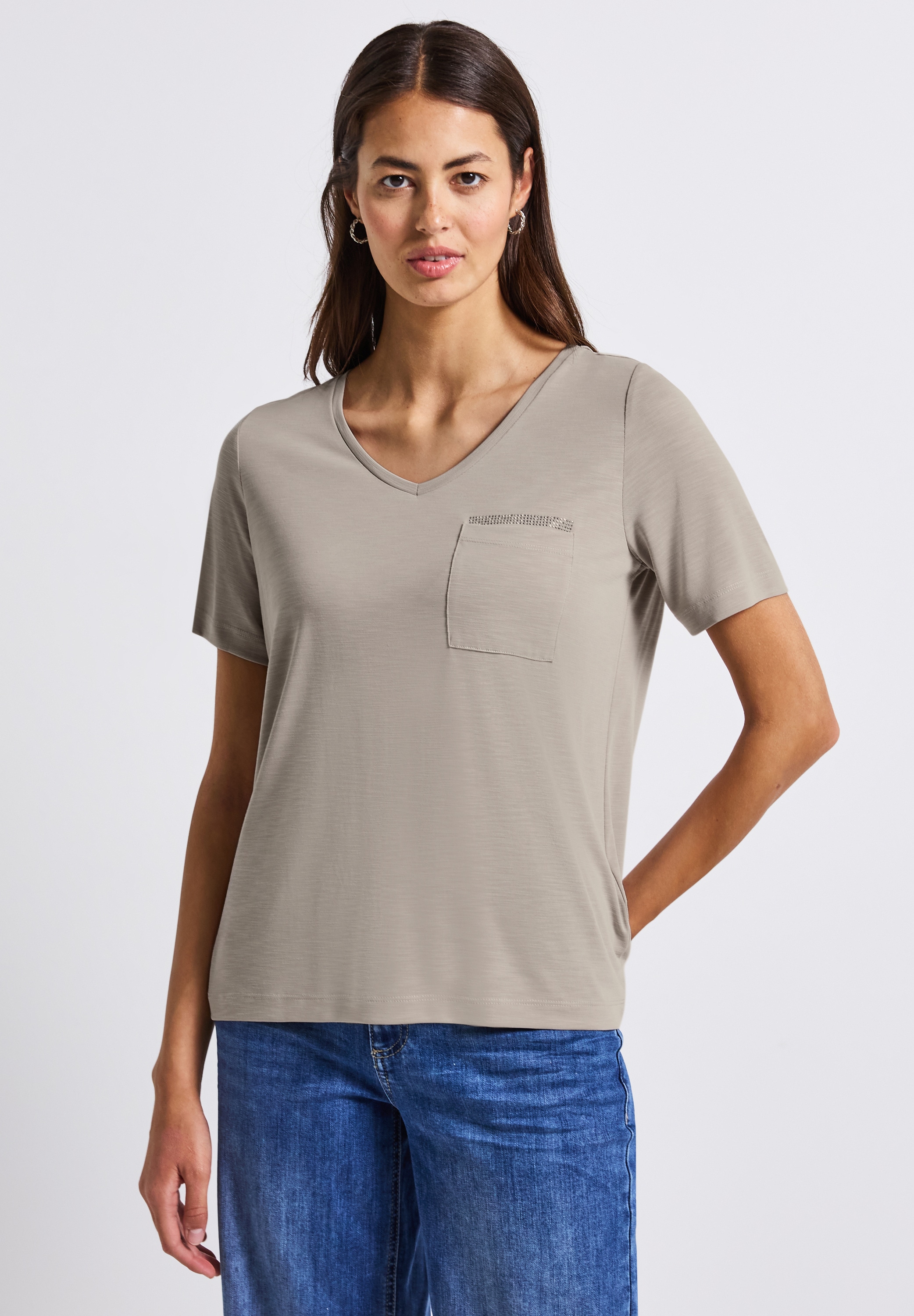 STREET ONE T-Shirt, mit Schmuckdetails und V-Ausschnitt günstig online kaufen