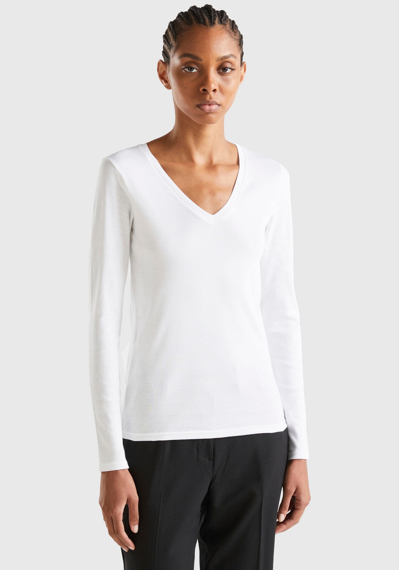 United Colors of Benetton Langarmshirt, mit femininem V-Neck günstig online kaufen