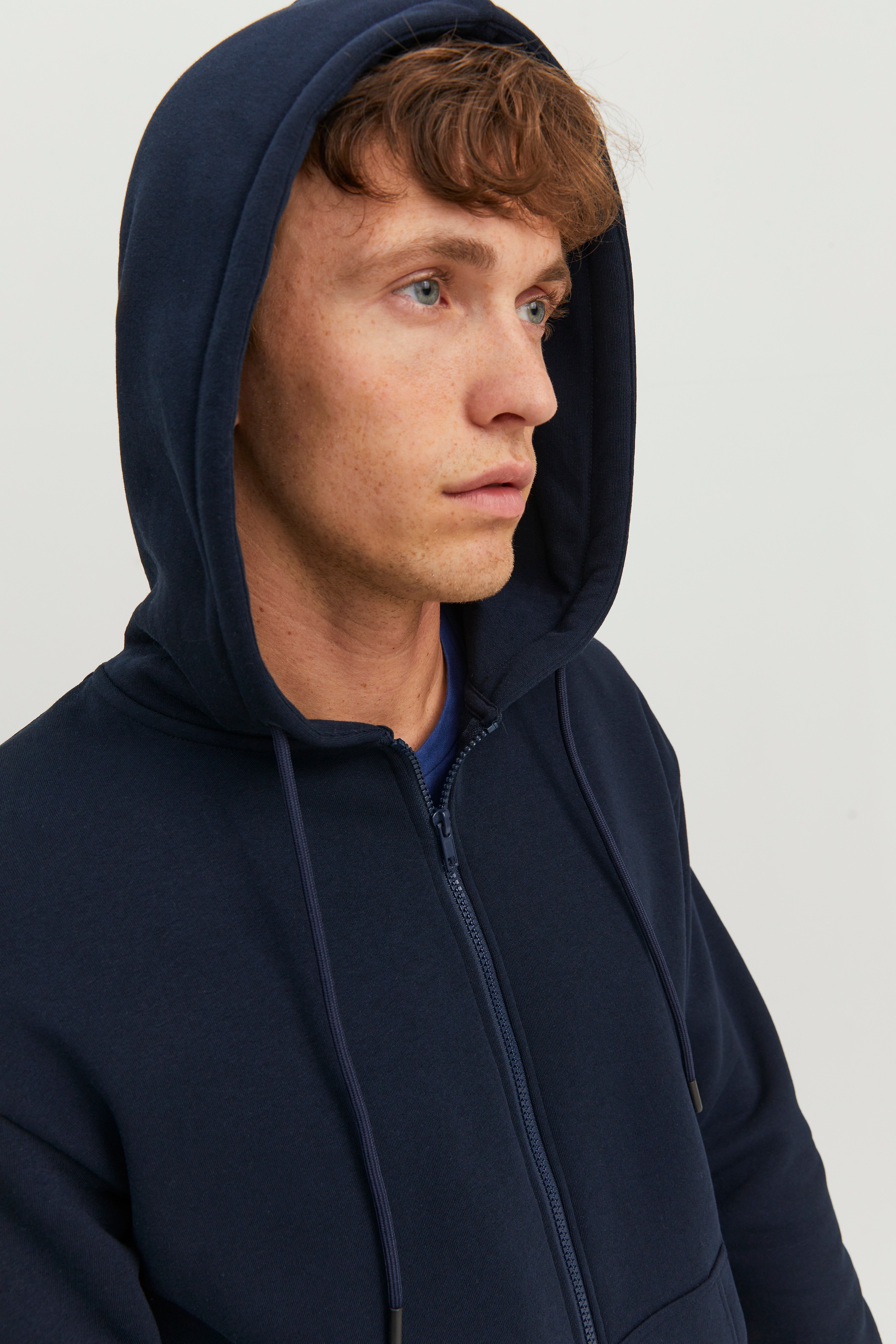 Jack & Jones Kapuzensweatjacke "JJEBRADLEY mit Kapuze, ideal für kalte Jahr günstig online kaufen
