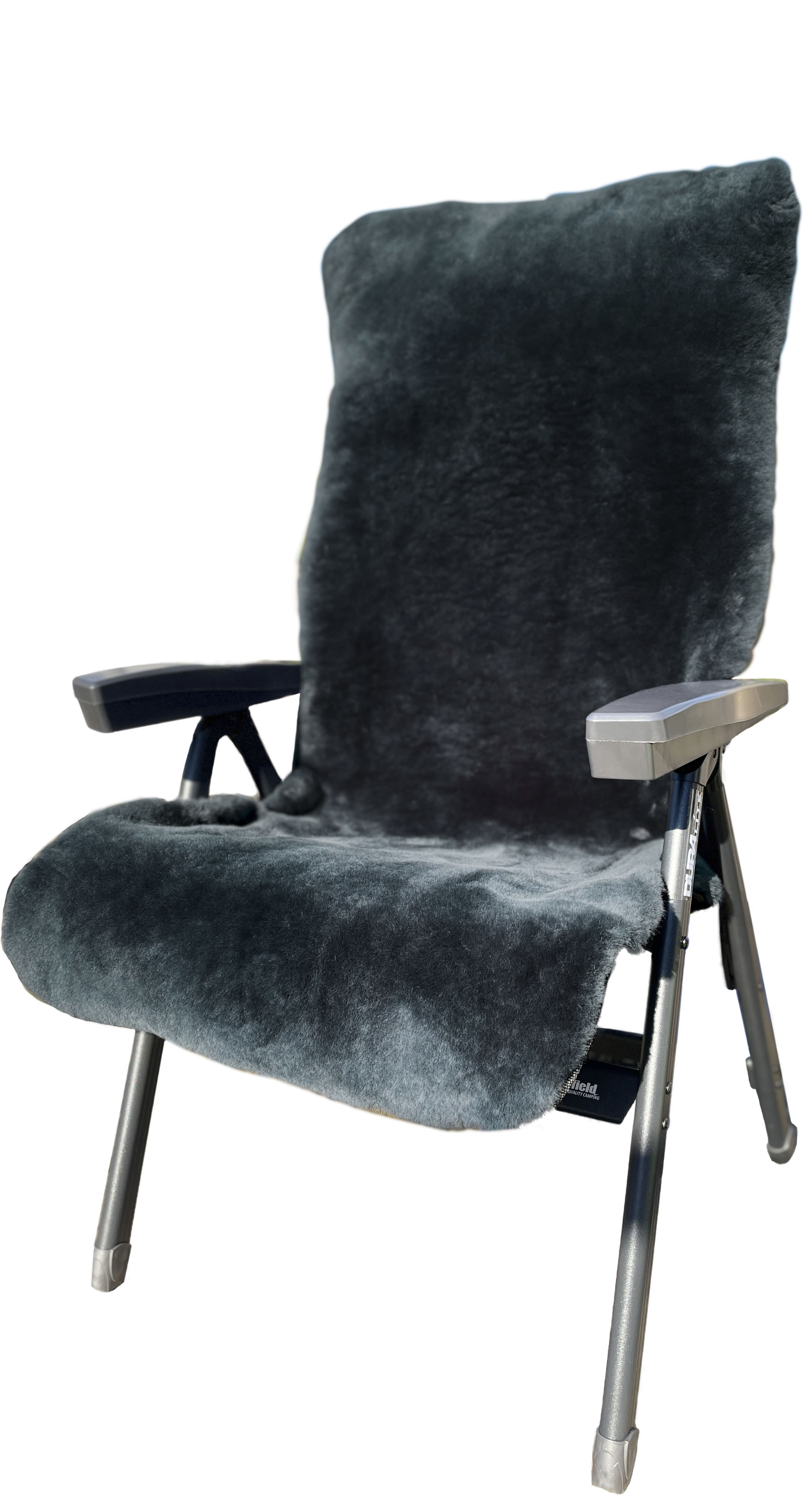Heitmann Felle Überwurf "Lammfell-Auflage für Garten- und Campingstühle, Sitzauflage" geschorenes Lammfell, warm & kuschelig, perfekt für Garten und Camping