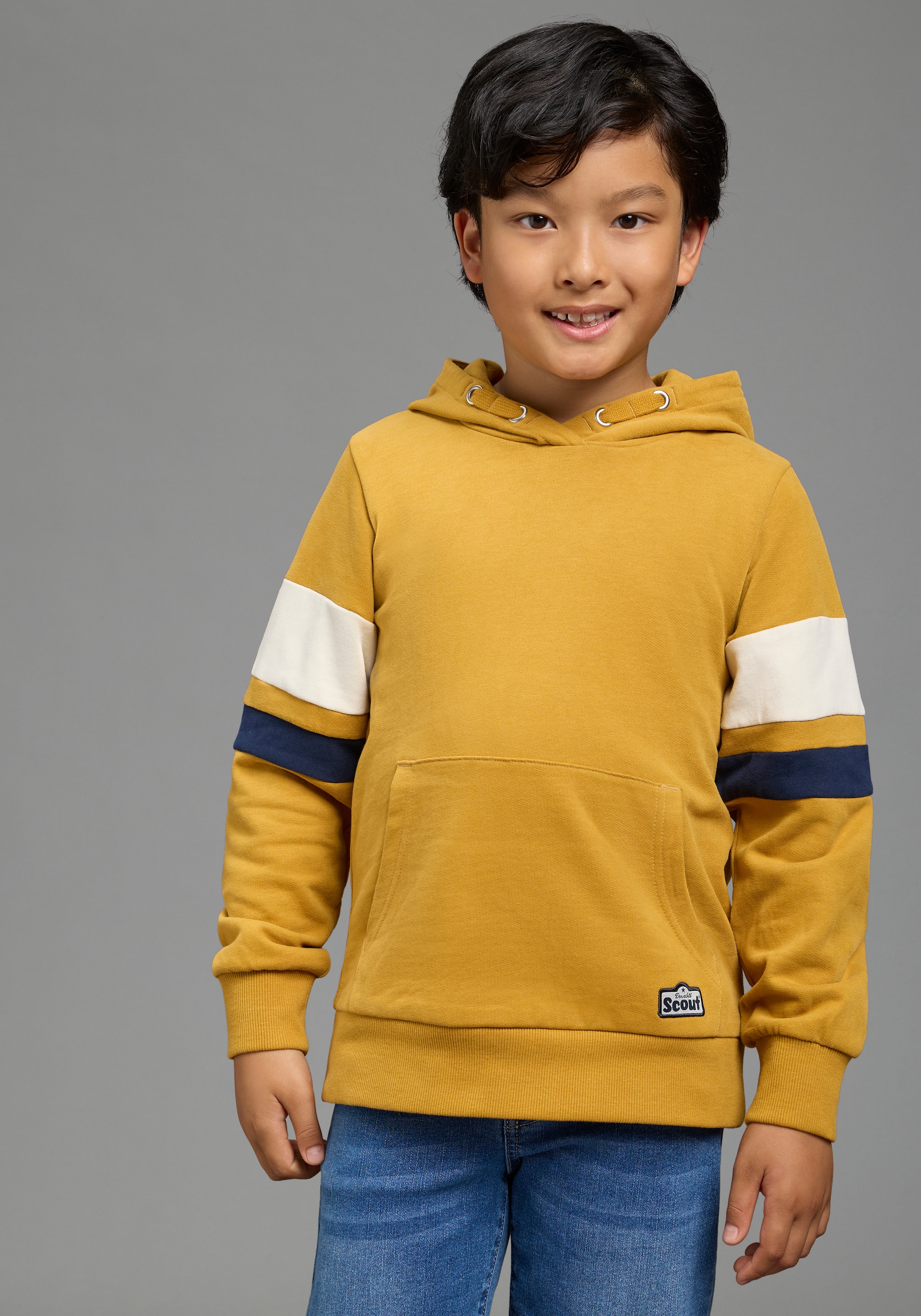 Scout Kapuzensweatshirt »Hoodie in colorblocking Look - NEU von SCOUT«, Sweatshirt mit kontrastfarbigen Ärmeleinsätzen, für Jungen
