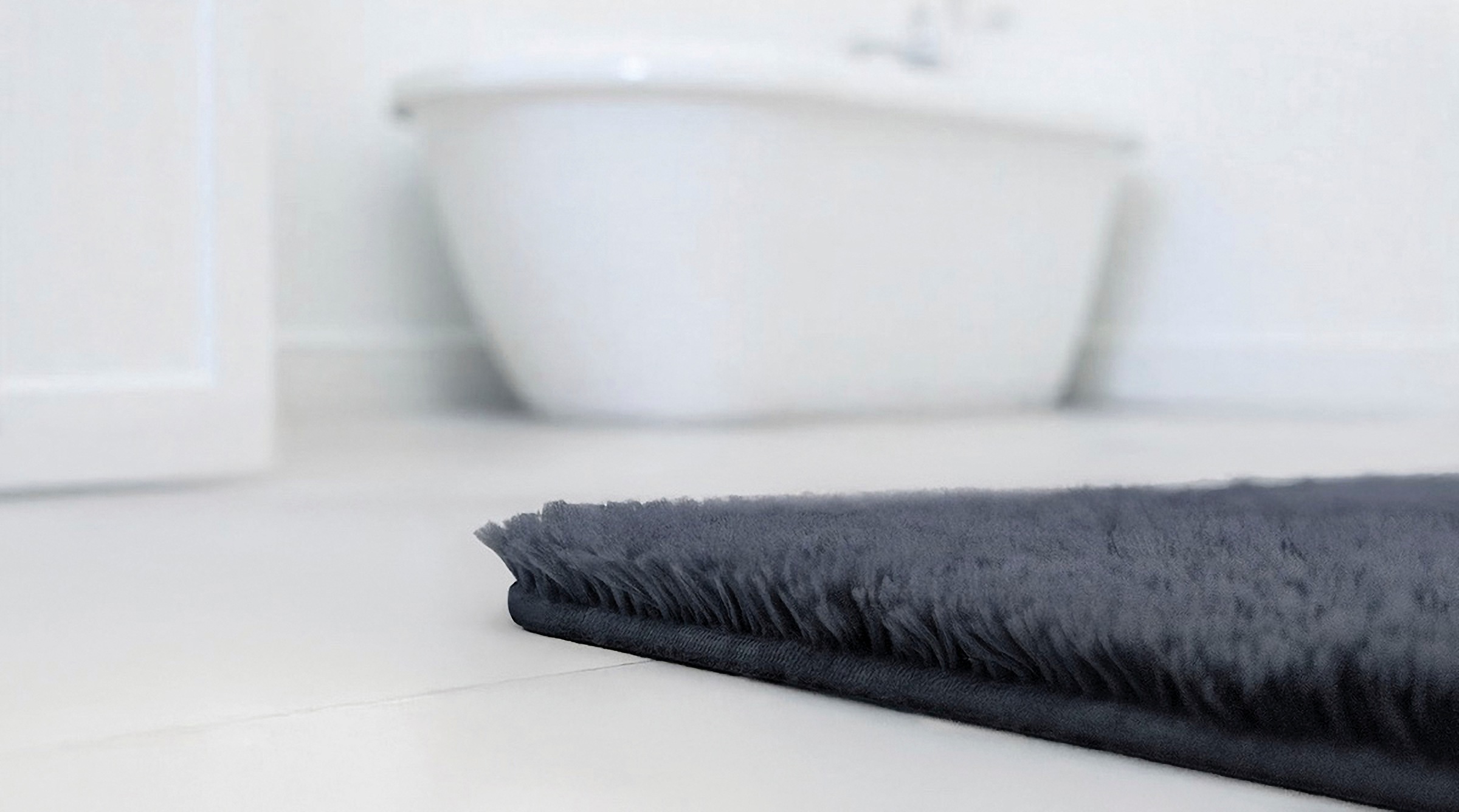Bruno Banani Badematte »Danny«, rutschhemmend beschichtet, schnell trocknend, Made in Europe, einfarbiger Badteppich