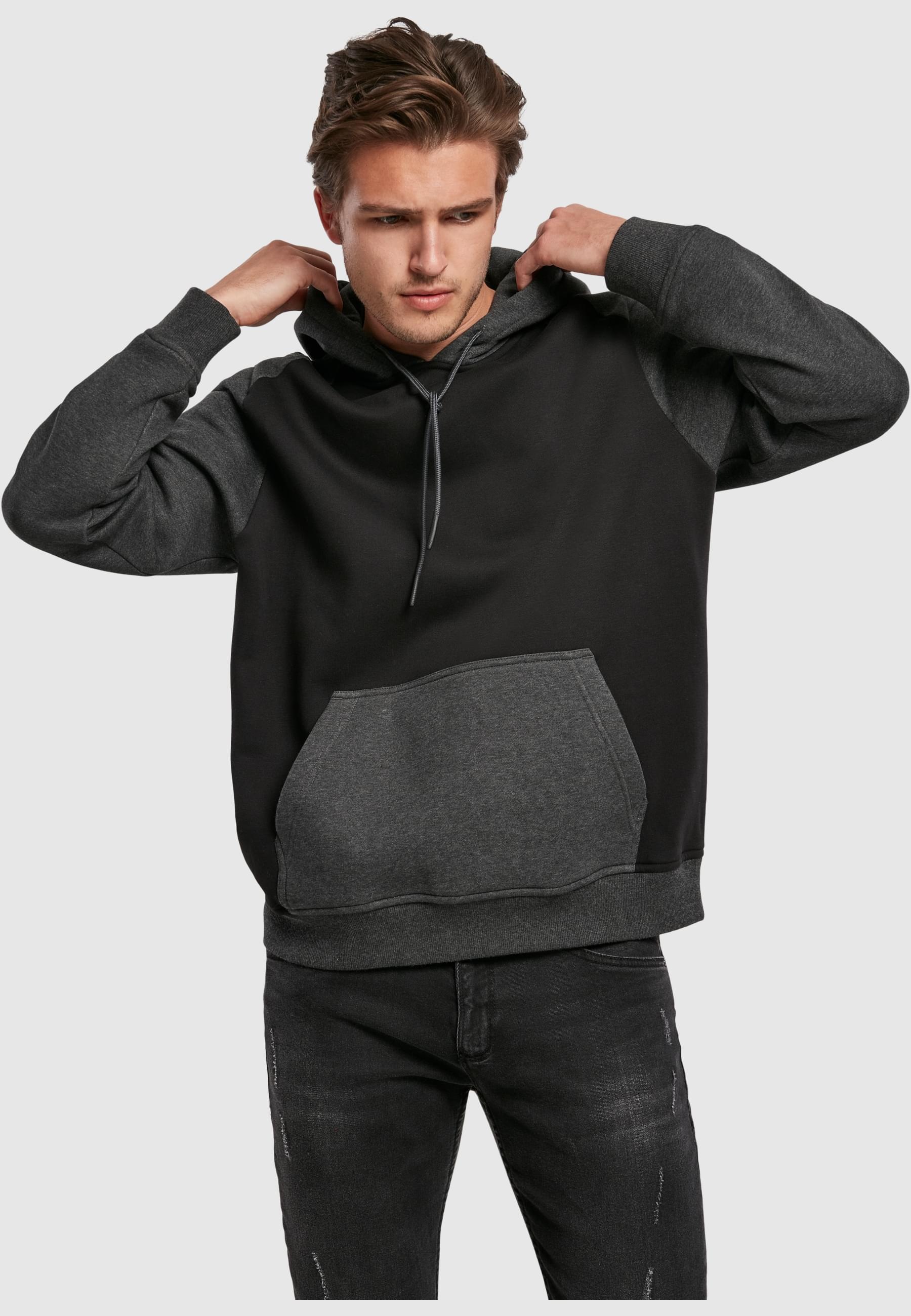 URBAN CLASSICS Rundhalspullover »Urban Classics Herren 2-Tone Fake Raglan Hoody«, (1 tlg.)