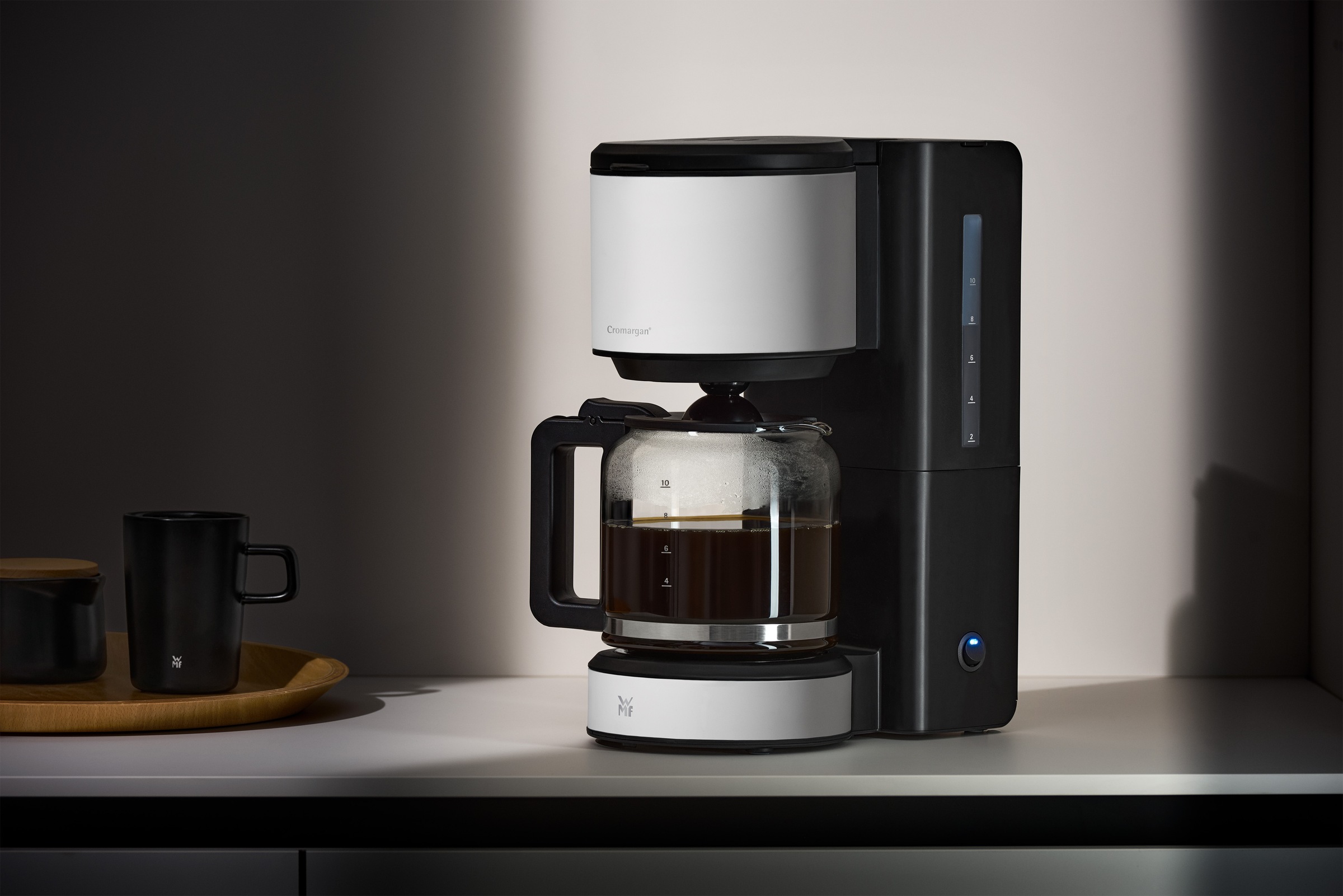 WMF Filterkaffeemaschine »Stelio Deep Black«, 1,25 l Kaffeekanne, Papierfilter, 1x4, 10 Tassen, Warmhaltefunktion, Abschaltautomatik, Cromargan, 1000 Watt