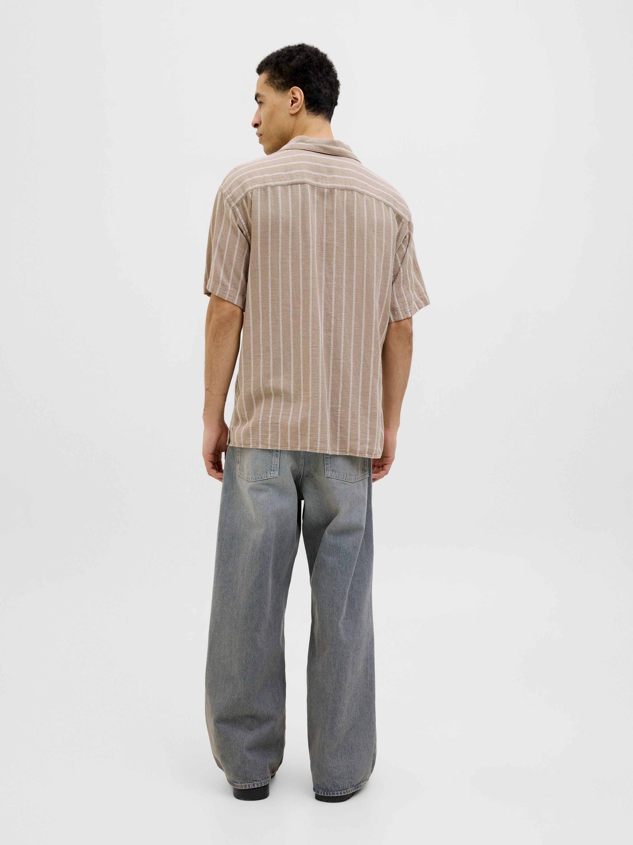 Jack & Jones Kurzarmhemd »JJEENZO STRIPE RESORT SHIRT SS SN«, mit Streifen Muster