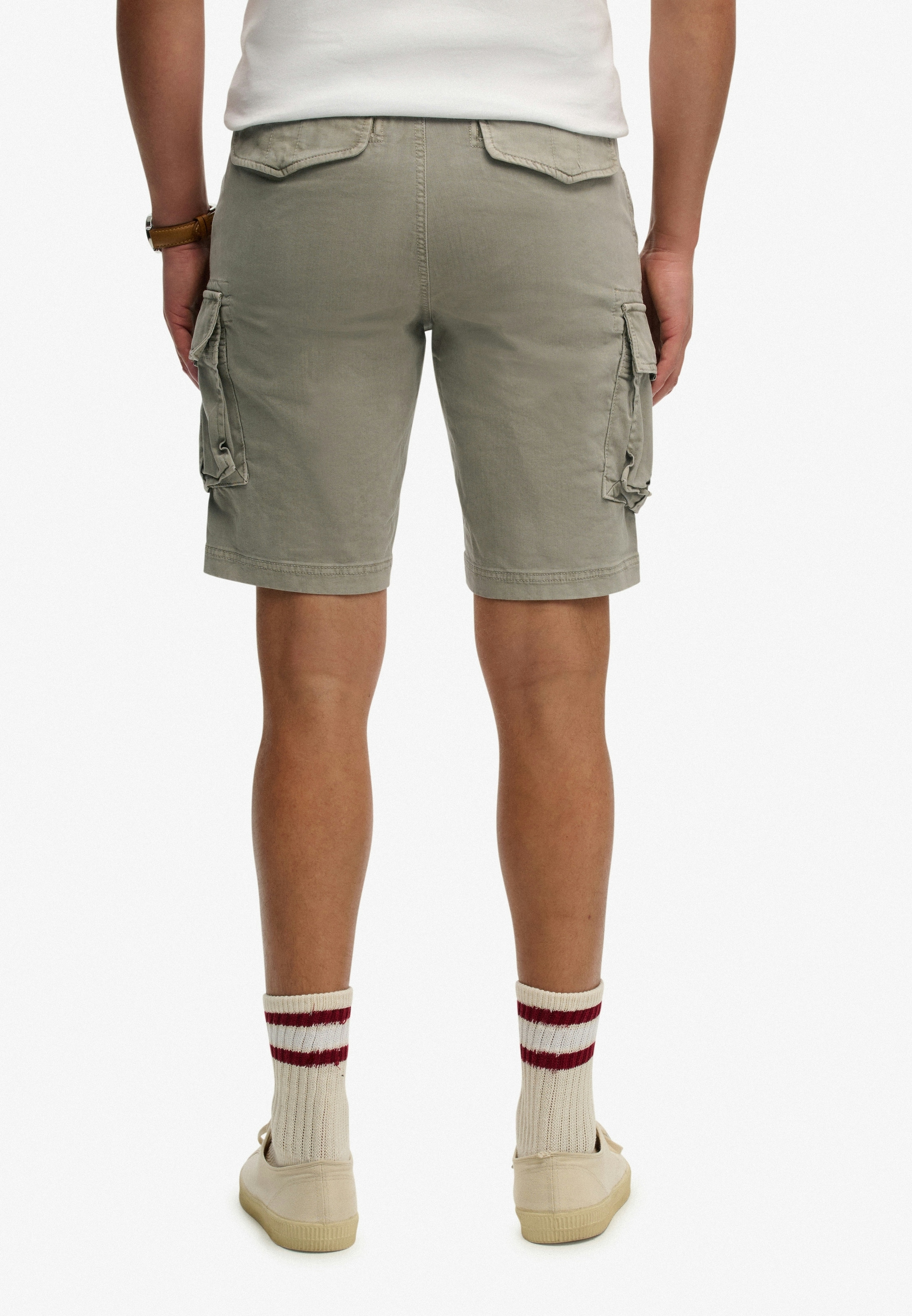 Superdry Cargobermudas "CORE CARGO SHORT" Straight Fit, mit Reißverschluss und 1-Knopf-Verschluss, knielang