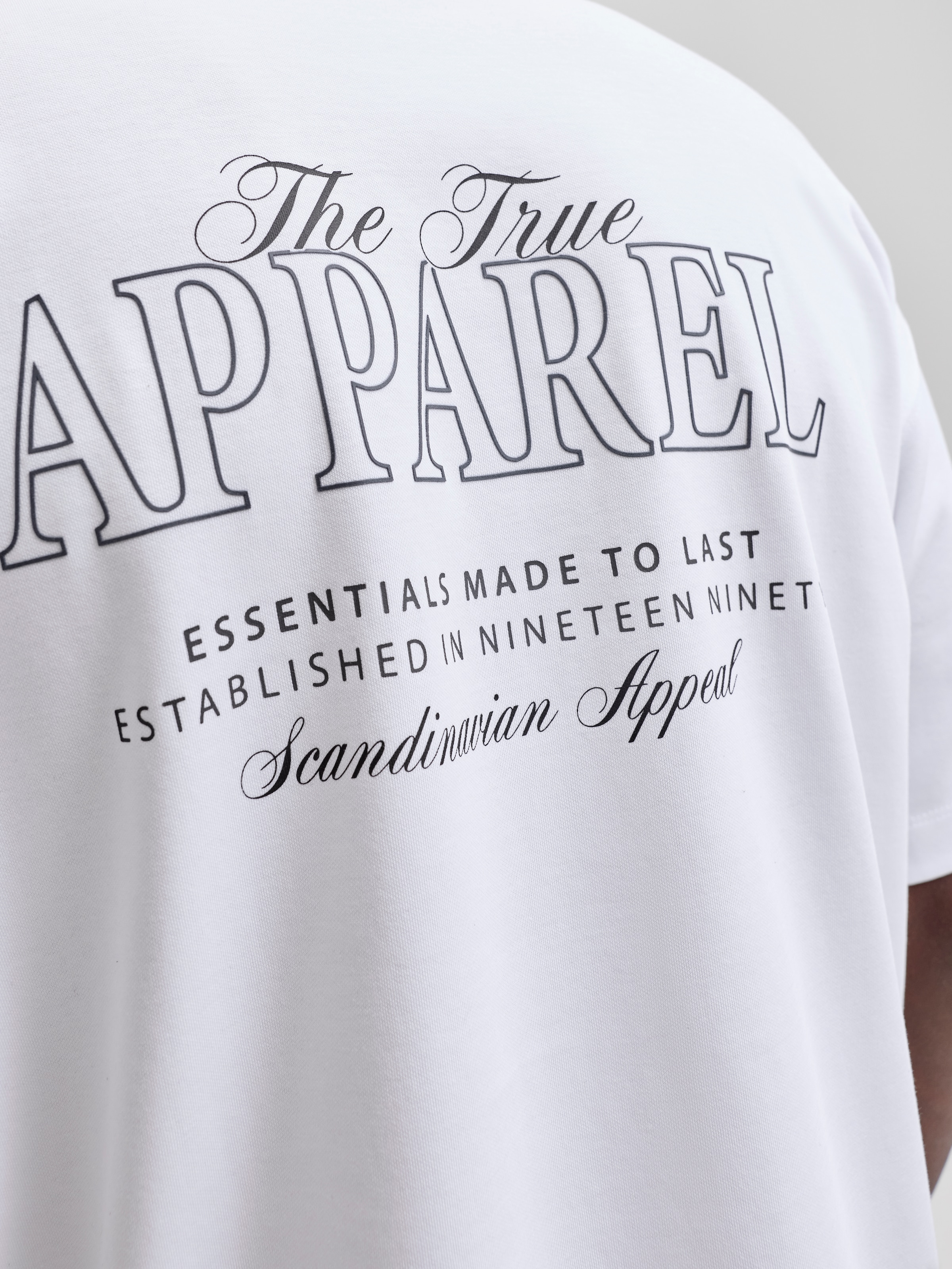 Jack & Jones T-Shirt »JJEBARRON STUDIO TEE SS O-NECK SN« Baumwollmischung, loose fit