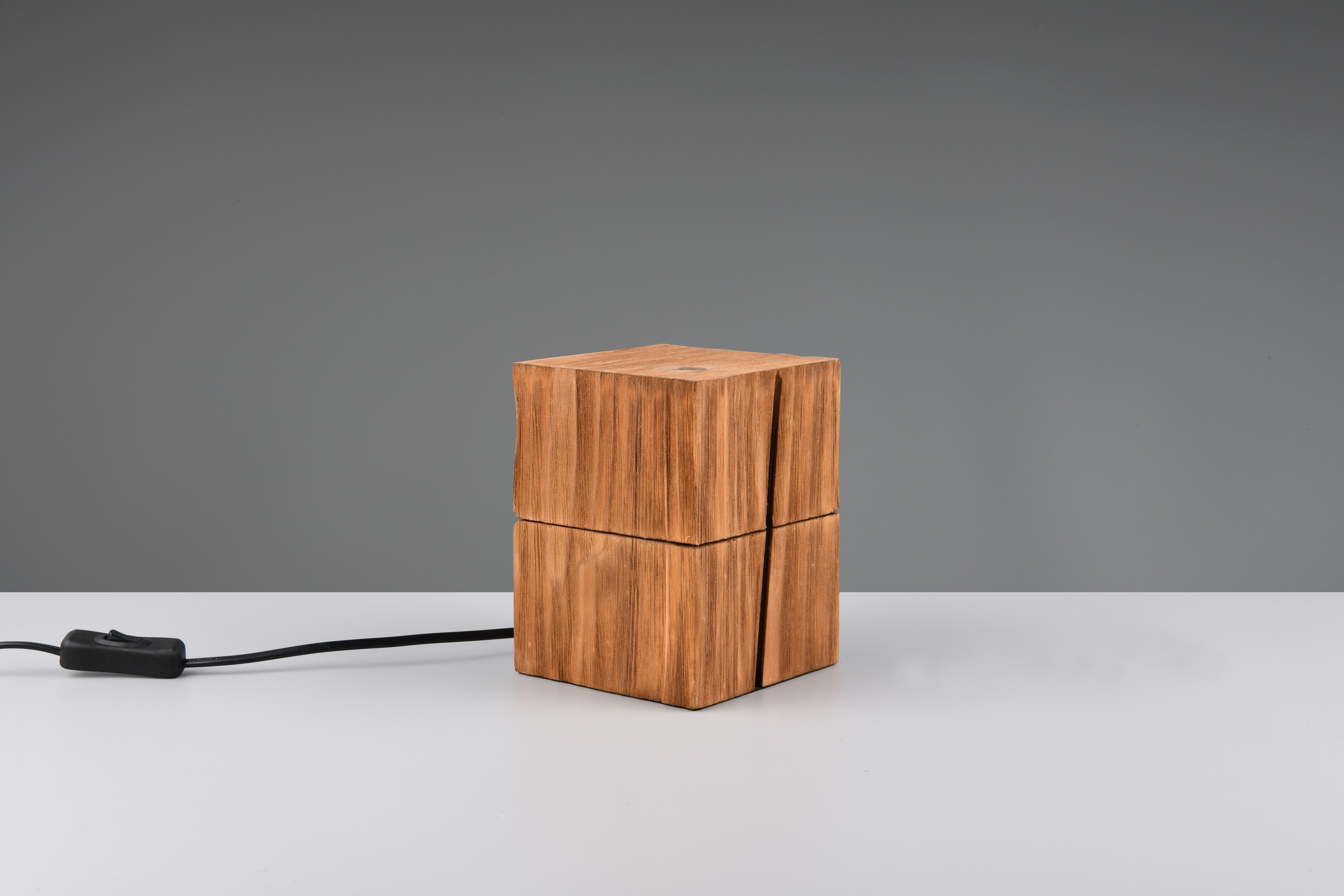 TRIO Leuchten Schreibtischlampe »TREASURE, Deko Tischleuchte Schatzkiste inkl 1xE14 LED 225 Lumen 2700K« E14 1 Stk. Warmweiß Licht startet bei öffnen der Box, Schnurschalter, Naturholz Tischlampe