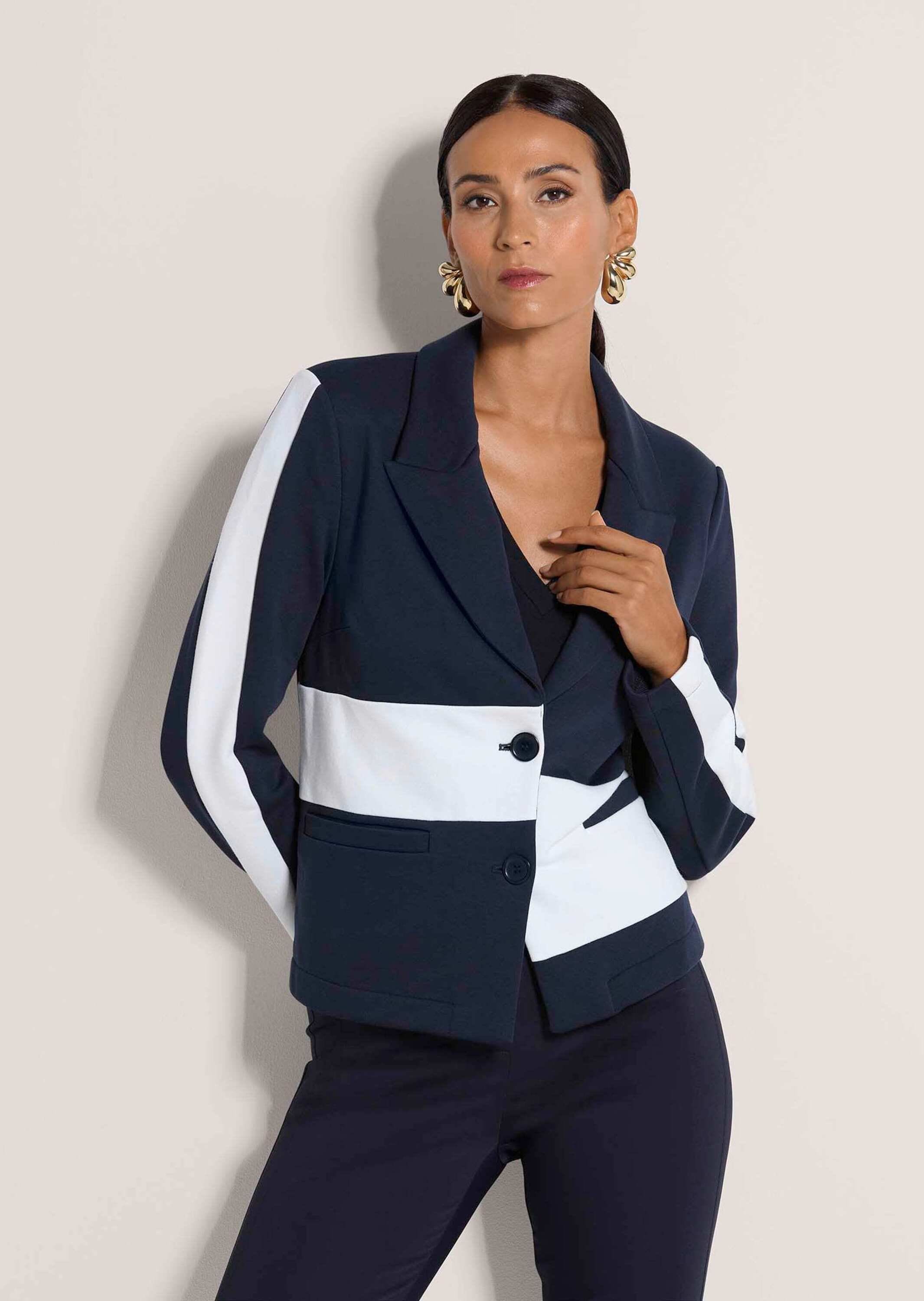 MADELEINE Langarmshirt »Blazer Elegante Businessjacke mit Kontrasten« Asymmetrische Blocktreifen