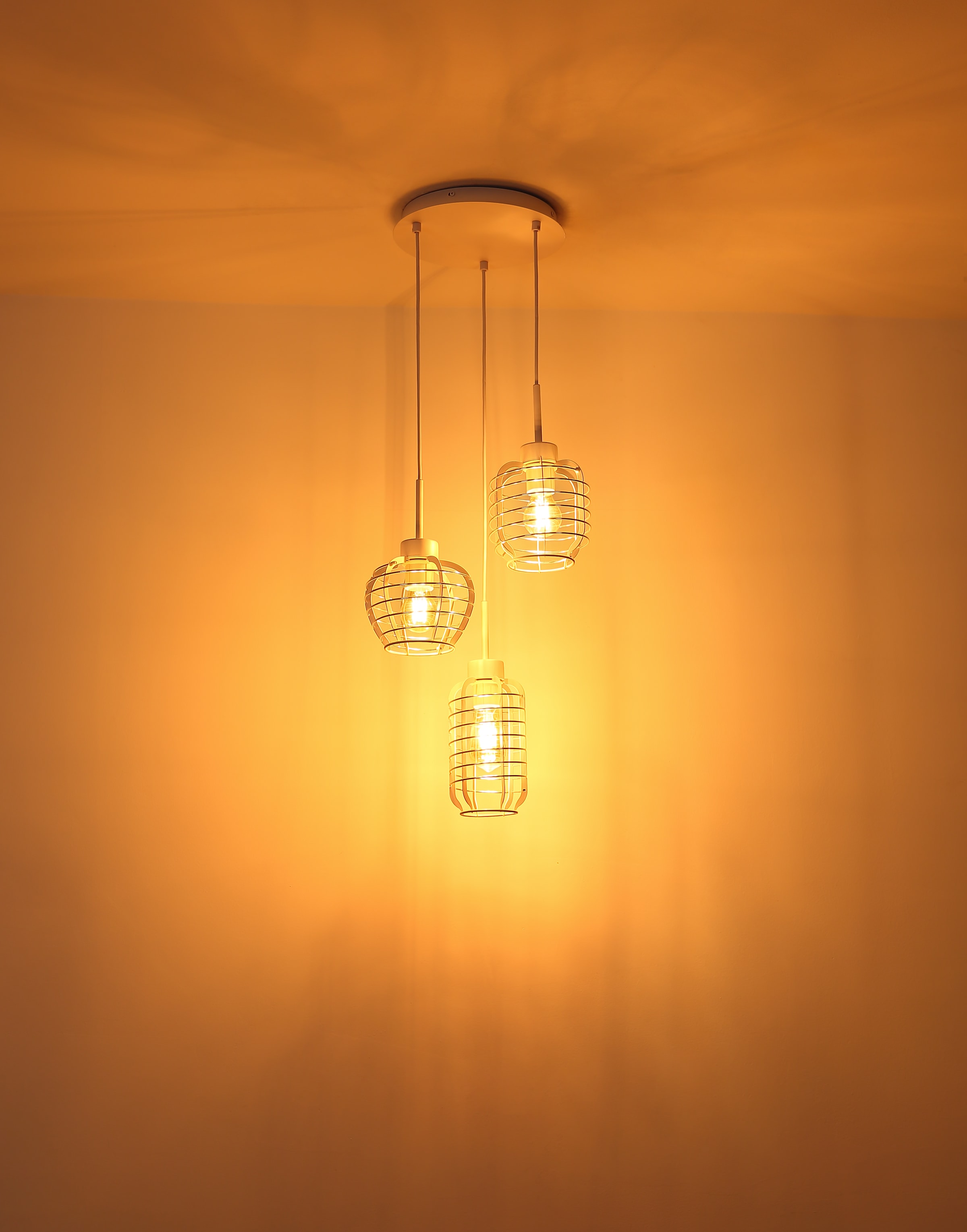 GLOBO LIGHTING Hängeleuchte »NESA« E27 1 Stk. Weiße Hängeleuchte mit Aluminiumstäben verchromt, E27 3x60W
