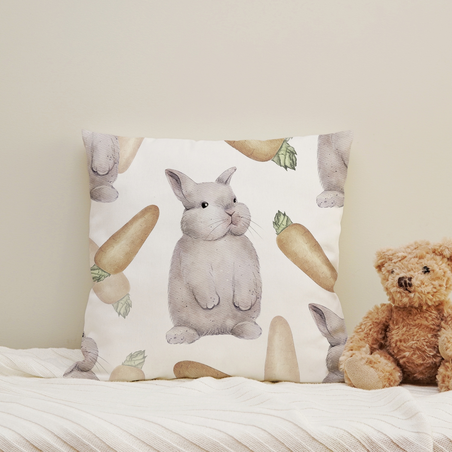 queence Dekokissen "Hase und Karotte" Kissenhülle mit HD Premium Druck, geruchsneutral, 40x40cm