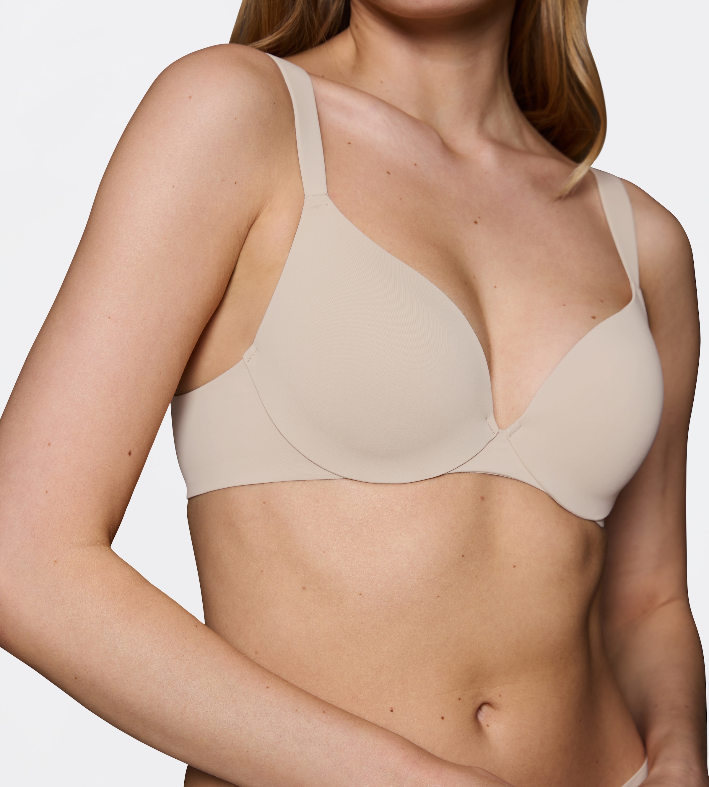 Triumph Bügel-BH »Body Make-Up Illusion« mit tiefem Dekolleté, gepolsterte Cups, Komfort-Bügel, Microfaser