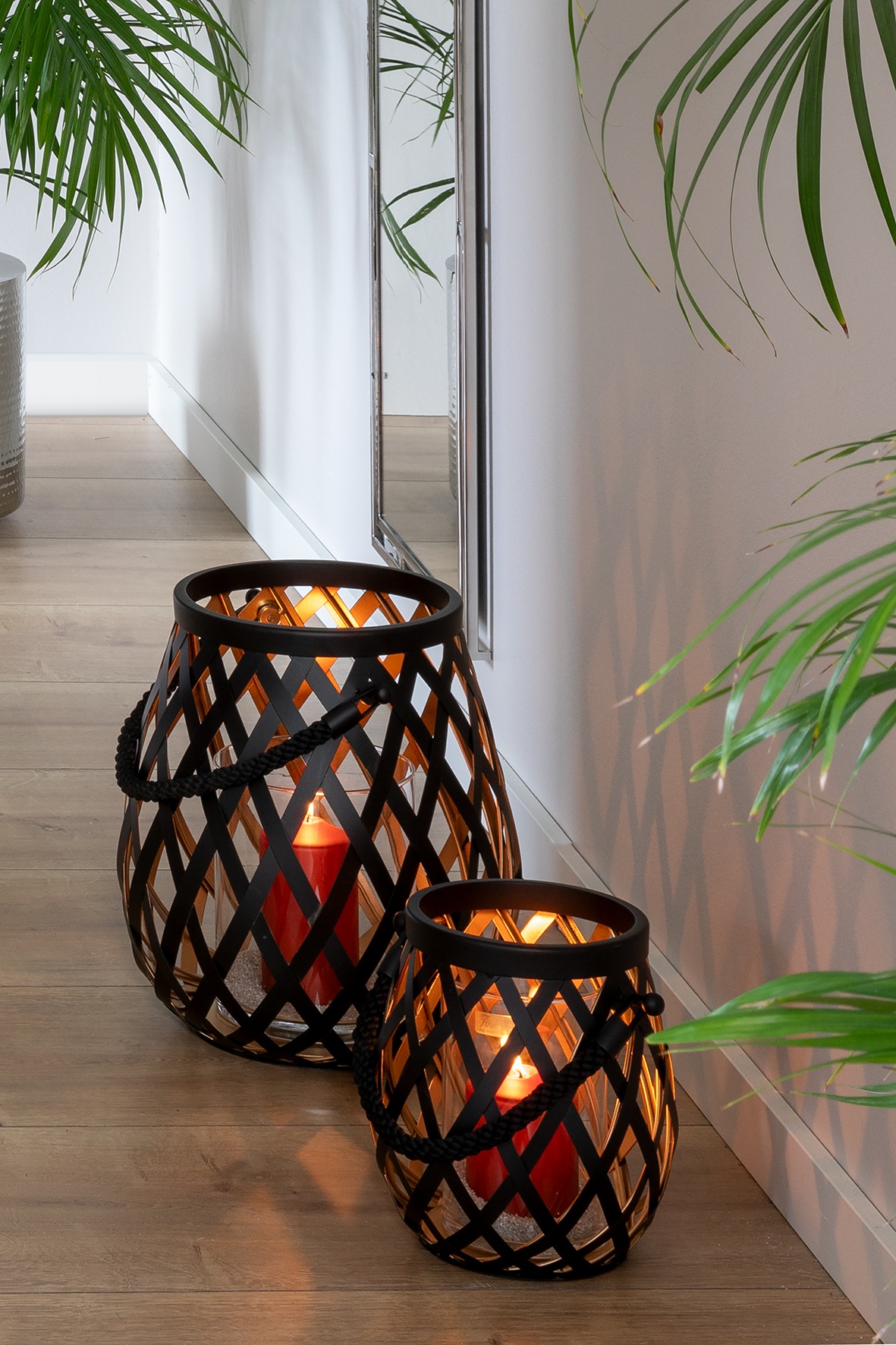 Fink Kerzenlaterne "OTIS" Windlicht, schwarz pulverbeschichtet, innen goldfarben, mit Glas