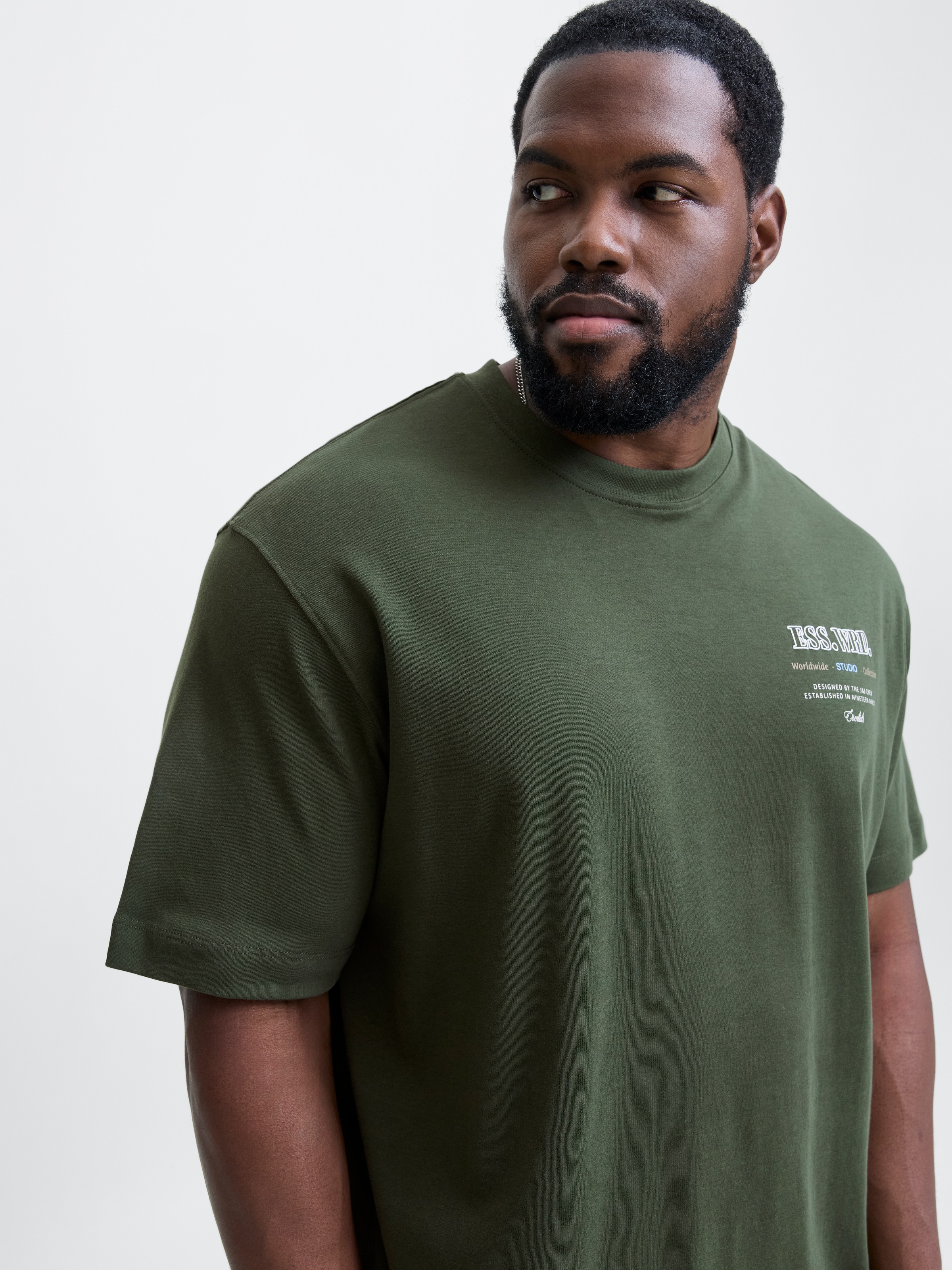 Thumbnail - Jack & Jones PlusSize T-Shirt "JJEURBAN EDGE STUDIO TEE SS SN PLS" mit Logobranding