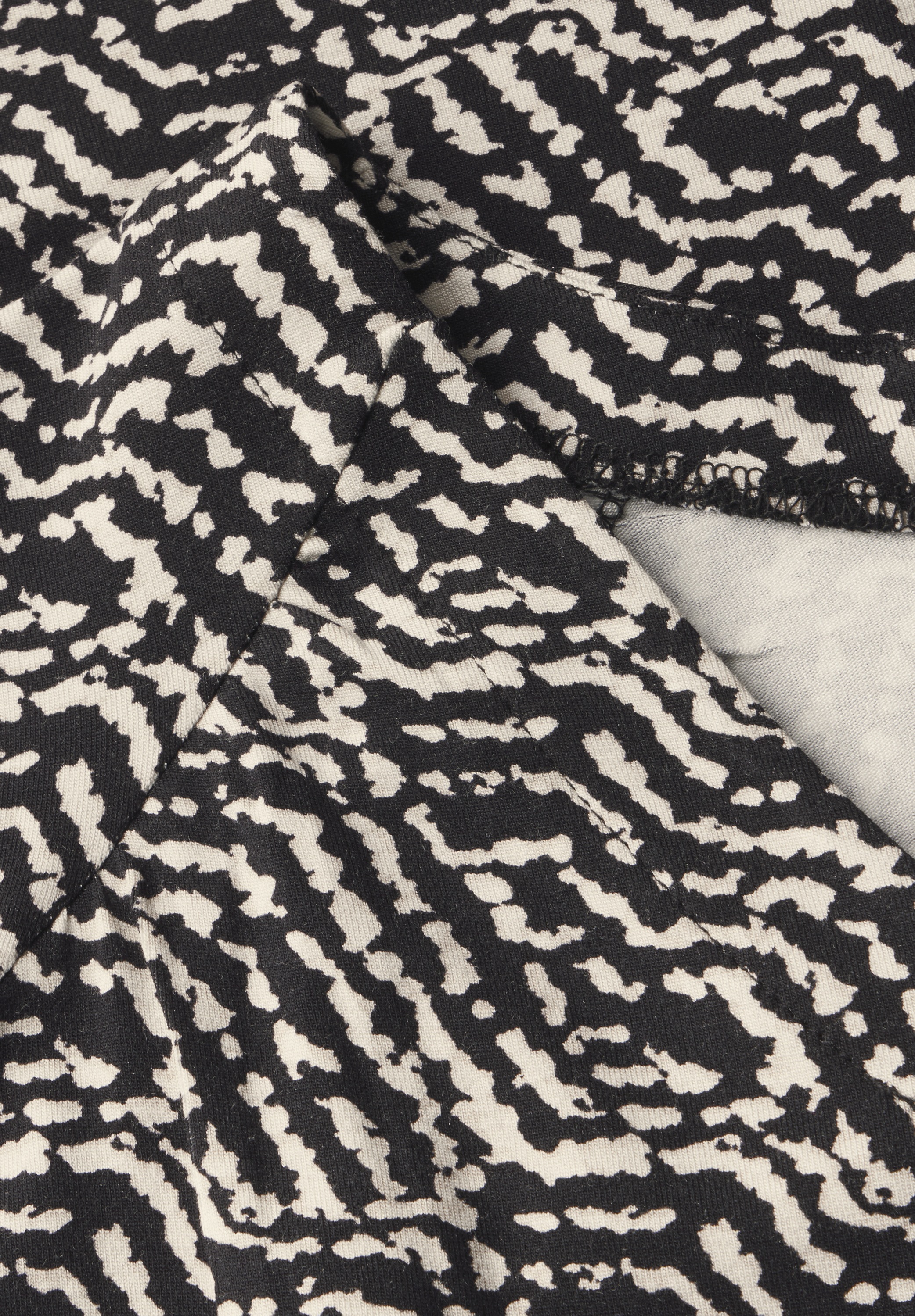 STREET ONE Print-Shirt, aus strecthigem Viskosematerial
