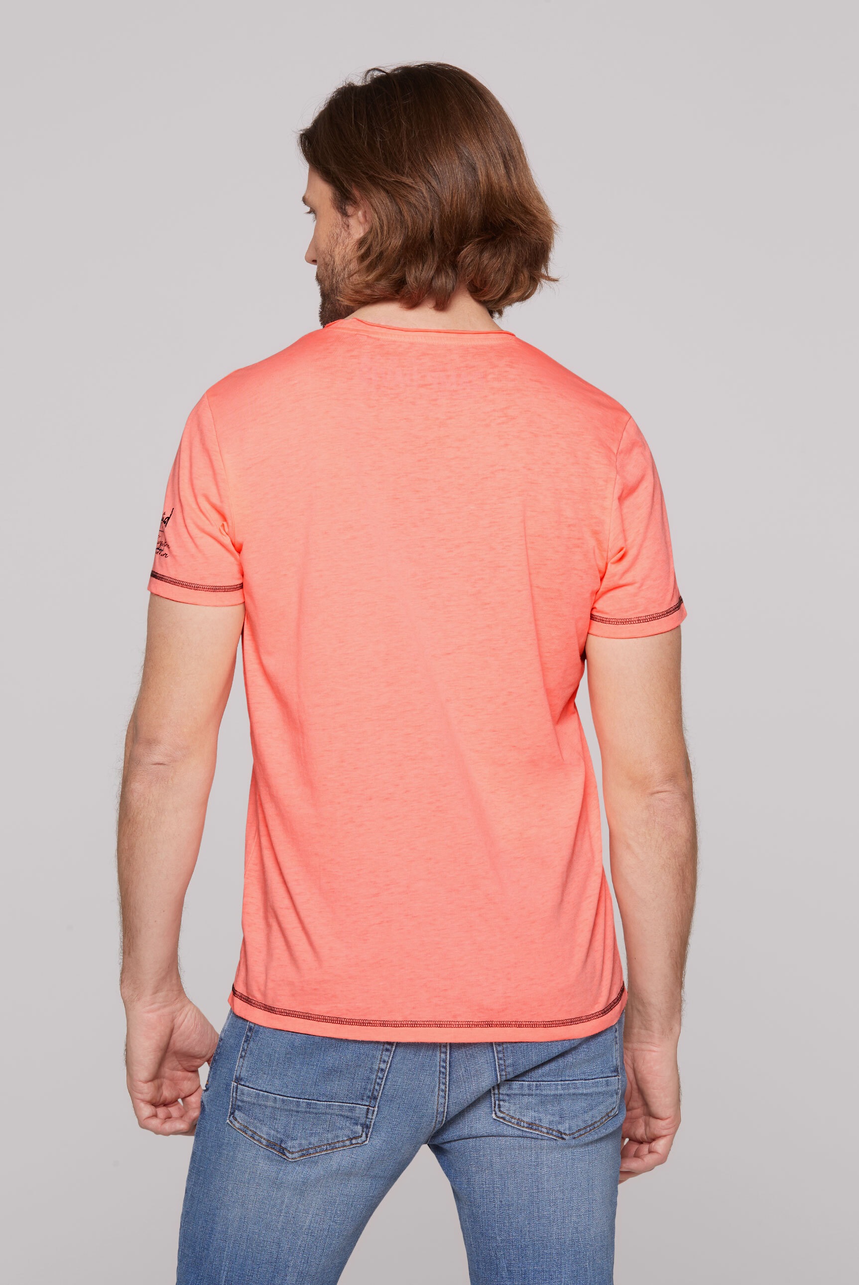 CAMP DAVID Rundhalsshirt, mit offener Kante am Ausschnitt