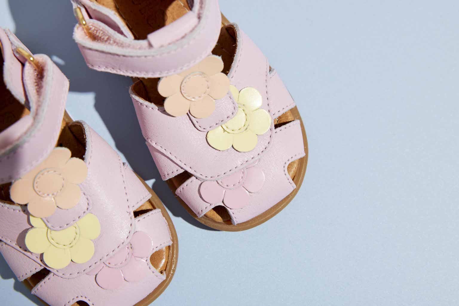 Thumbnail - Bisgaard Sandale "oline Weite: normal", Babyschuh, Festtagsschuh mit Klett, Größenschablone zum Download