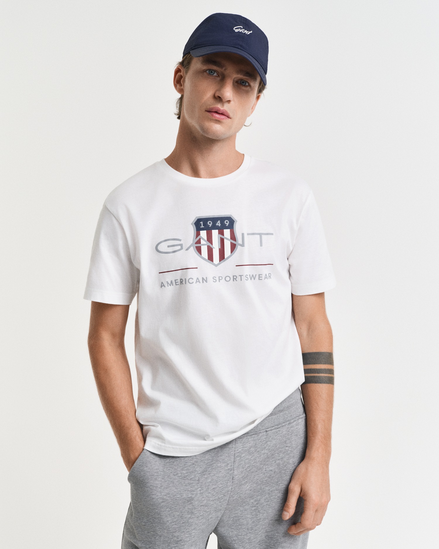 Gant T-Shirt "REG ARCHIVE SHIELD SS T-SHIRT" mit Logodruck auf der Brust günstig online kaufen