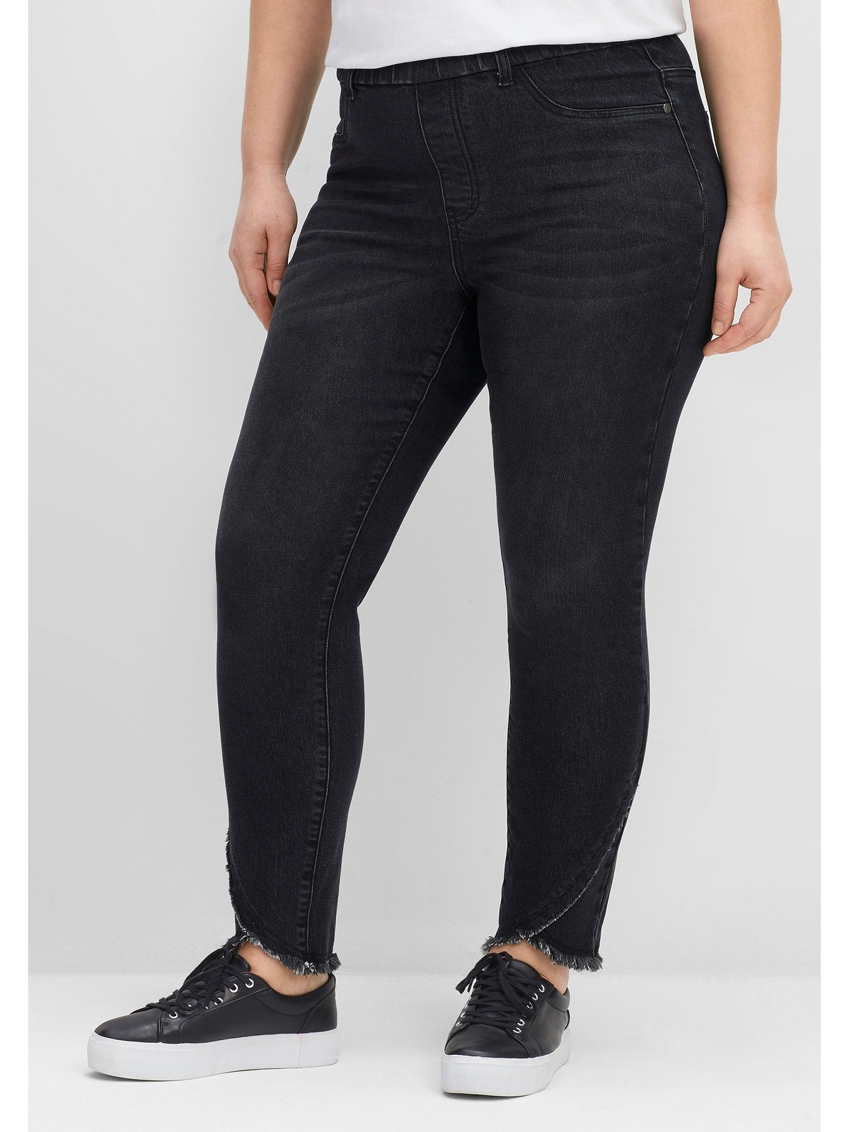 Stretch-Jeans »Große Größen«, mit Gummibund und Fransensaum