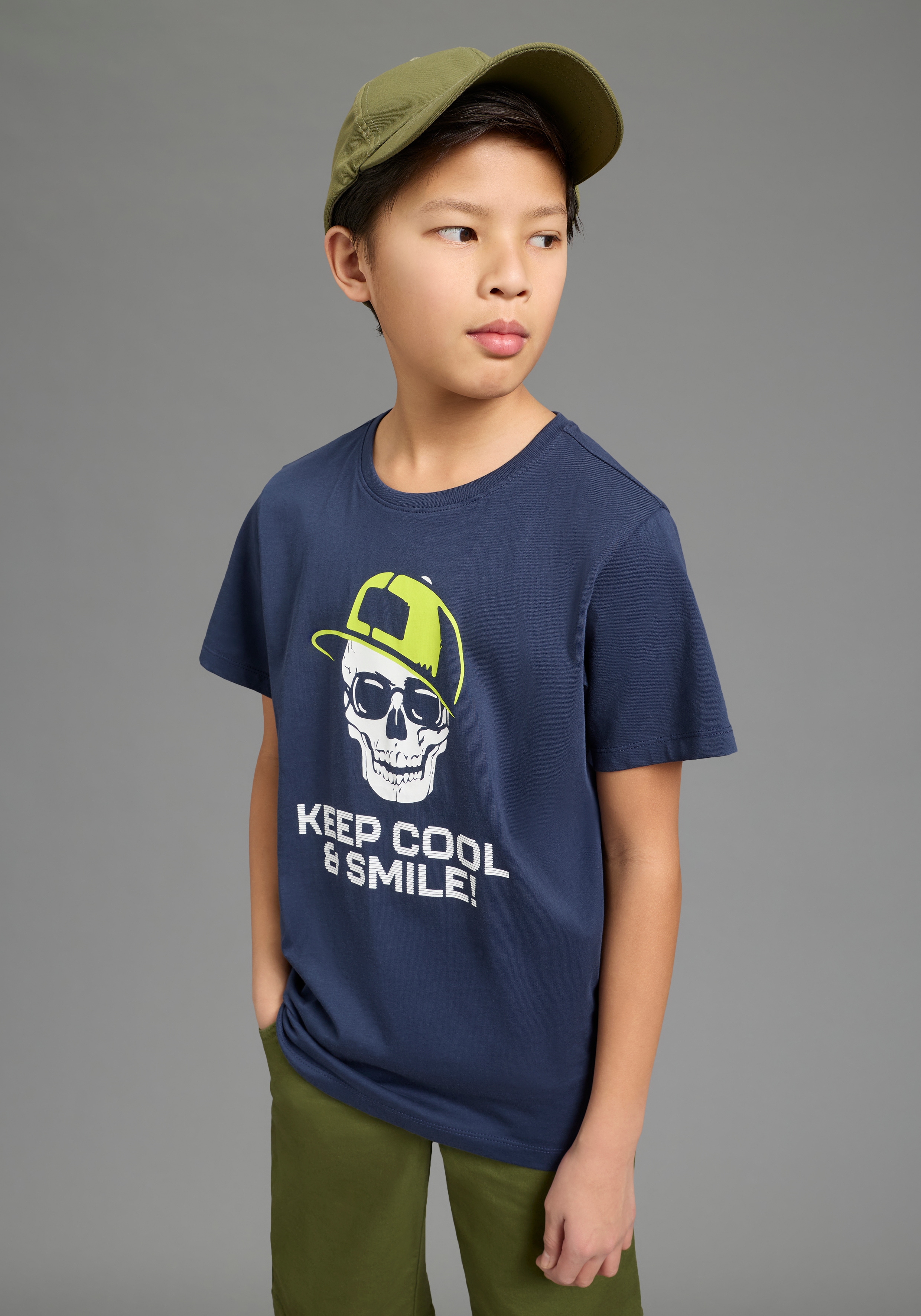 KIDSWORLD T-Shirt "Mit Sprüche-Print: KEEP COOL..." kurzärmelig, basic geschnitten, Rundhalsausschnitt, aus Baumwolle