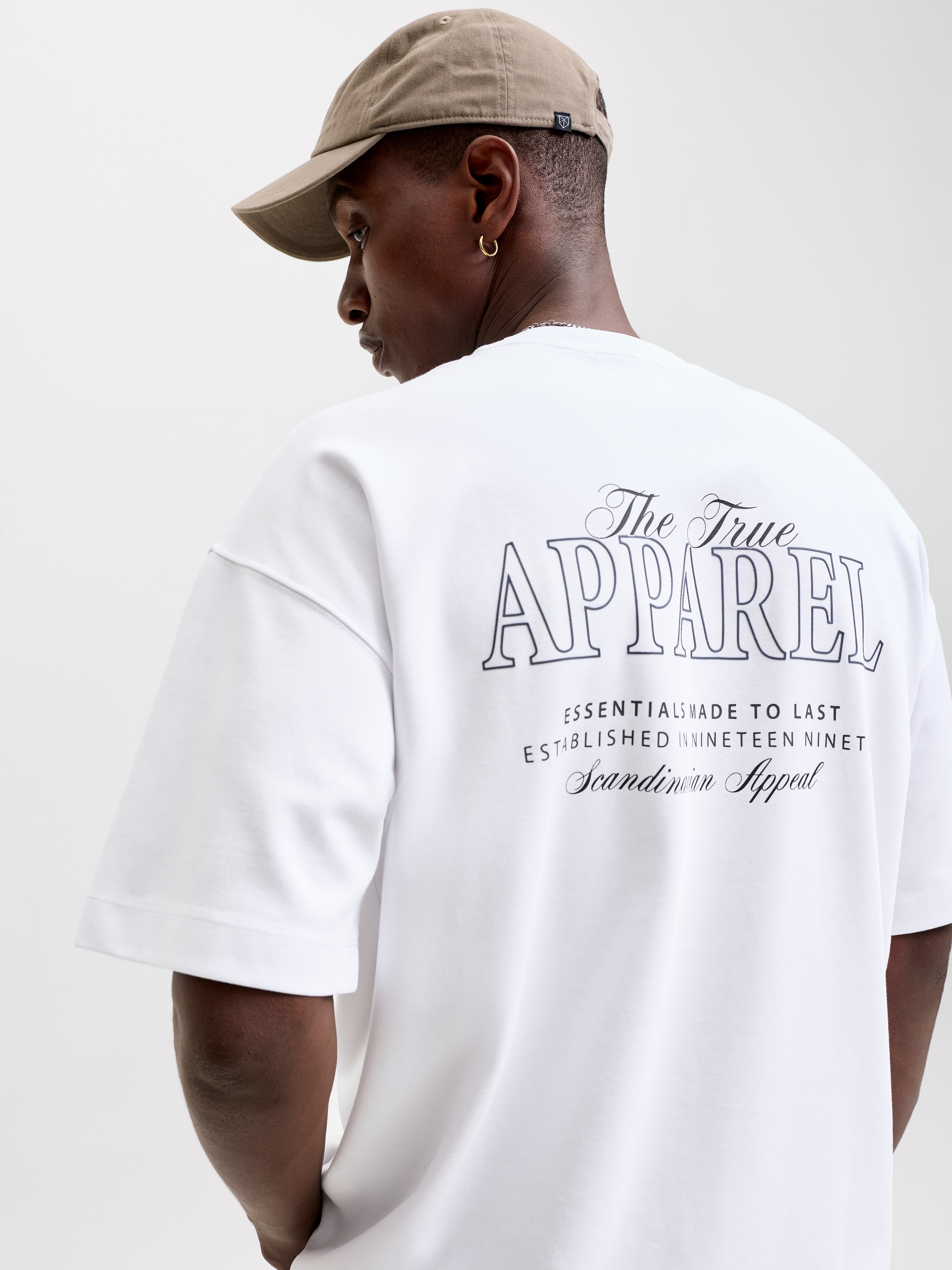 Jack & Jones T-Shirt »JJEBARRON STUDIO TEE SS O-NECK SN« Baumwollmischung, loose fit